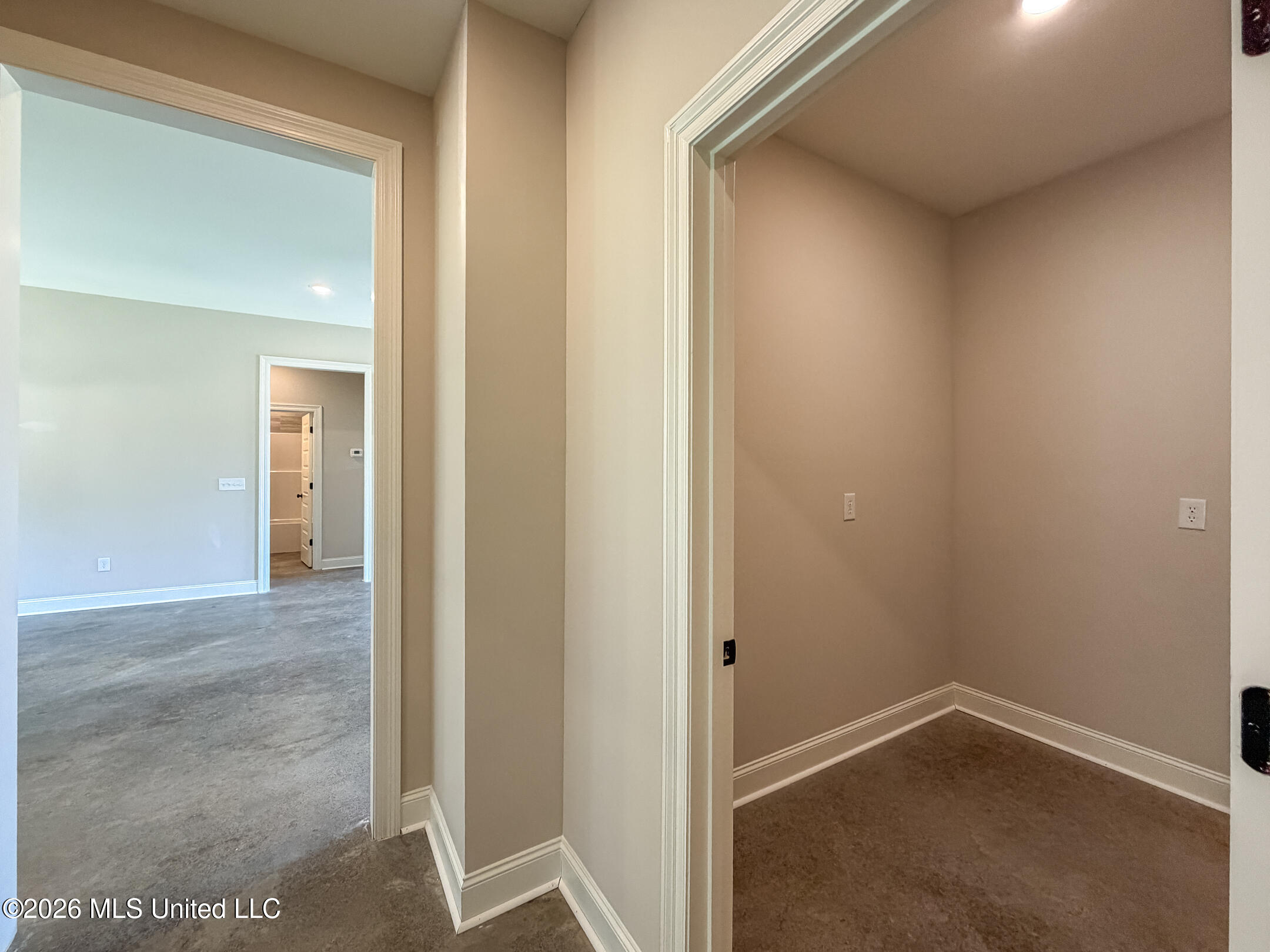 1001 Riverside Lane Property Photo 7