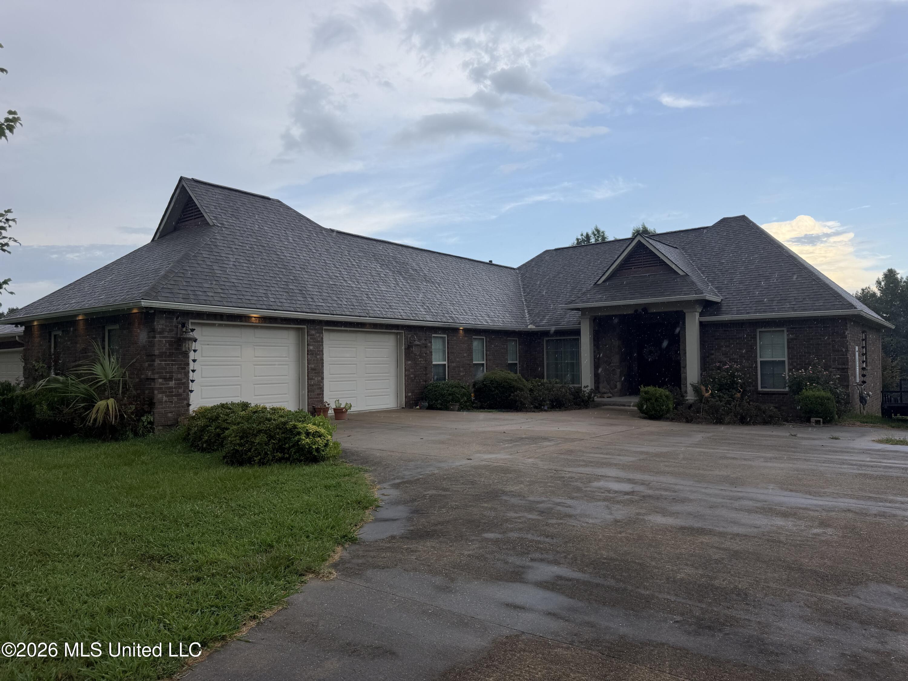 993 Highway 568 Property Photo 2