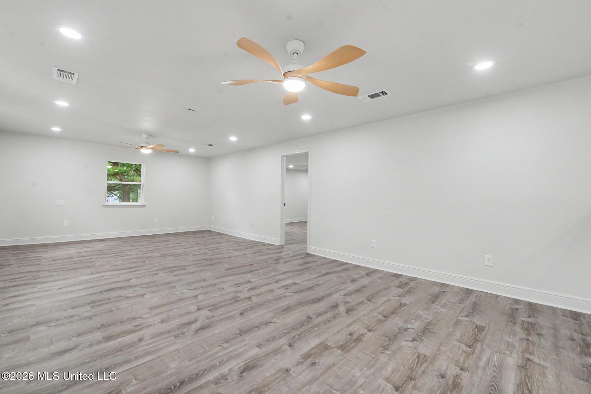 6105 E Desoto Street Property Photo 5