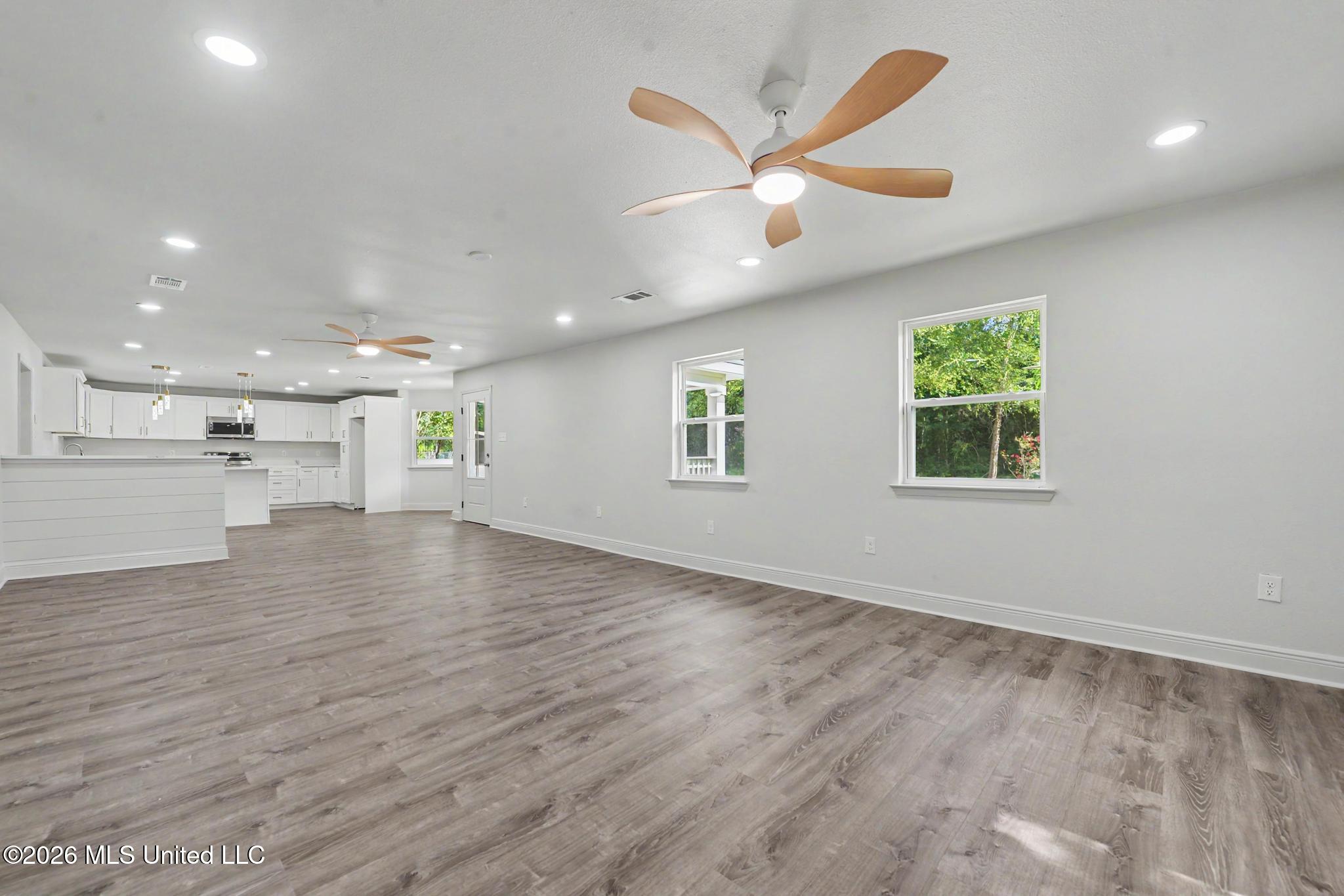 6105 E Desoto Street Property Photo 7