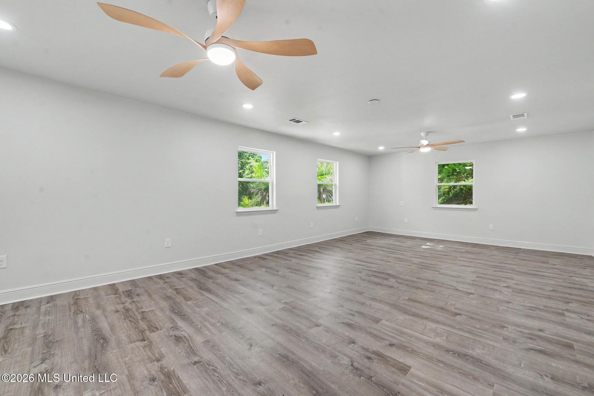 6105 E Desoto Street Property Photo 8