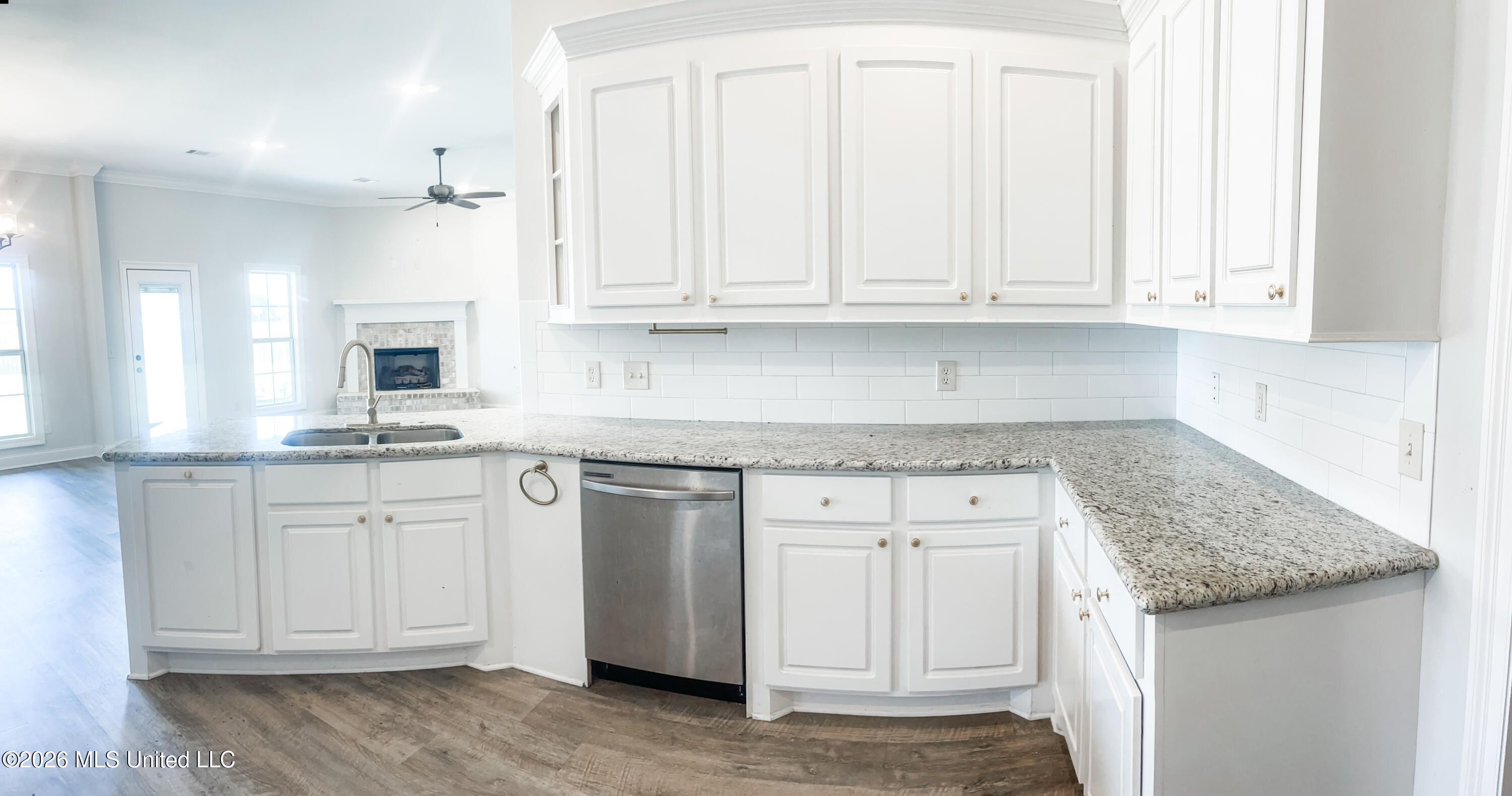 201 Chartleigh Circle Property Photo 8