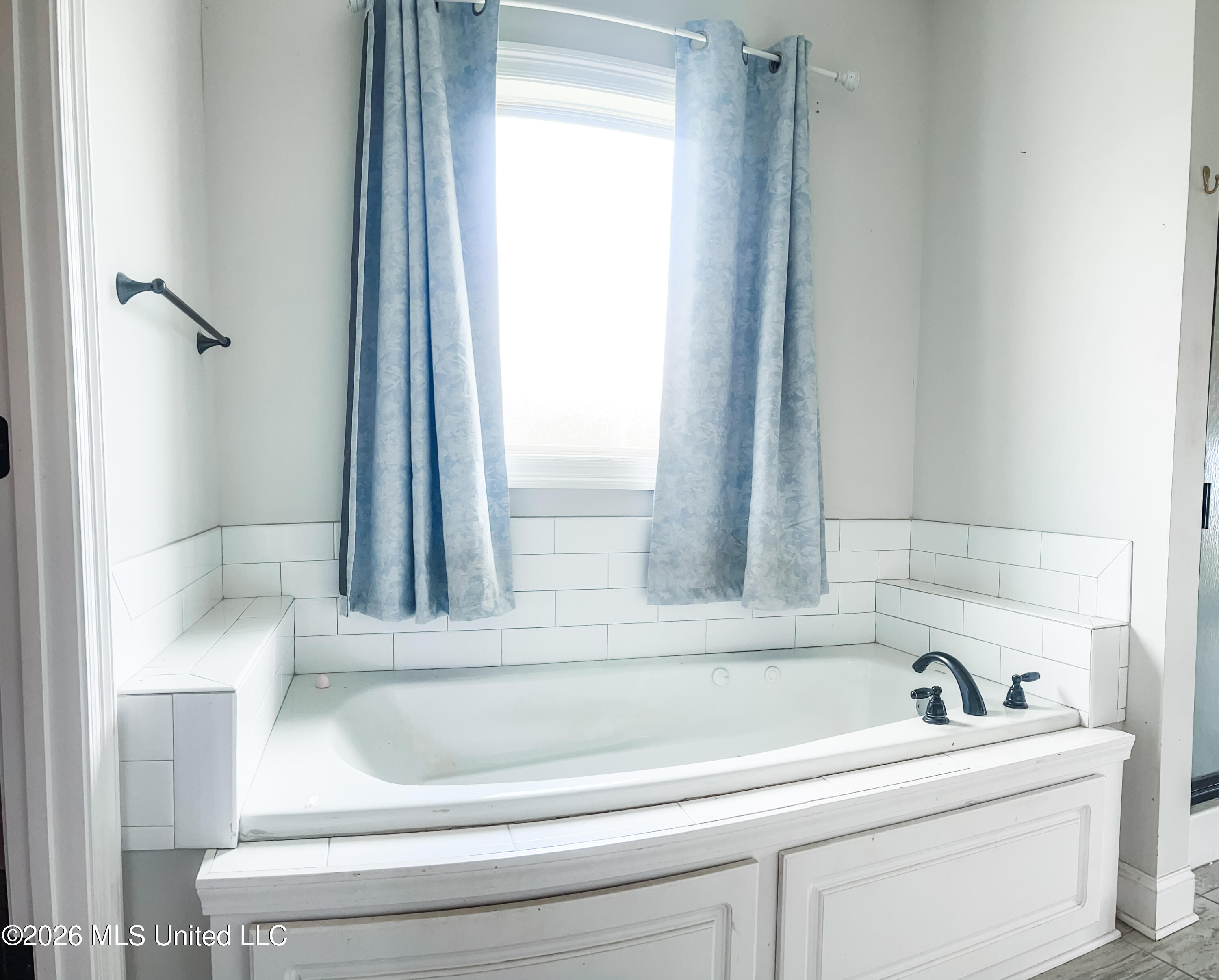 201 Chartleigh Circle Property Photo 18