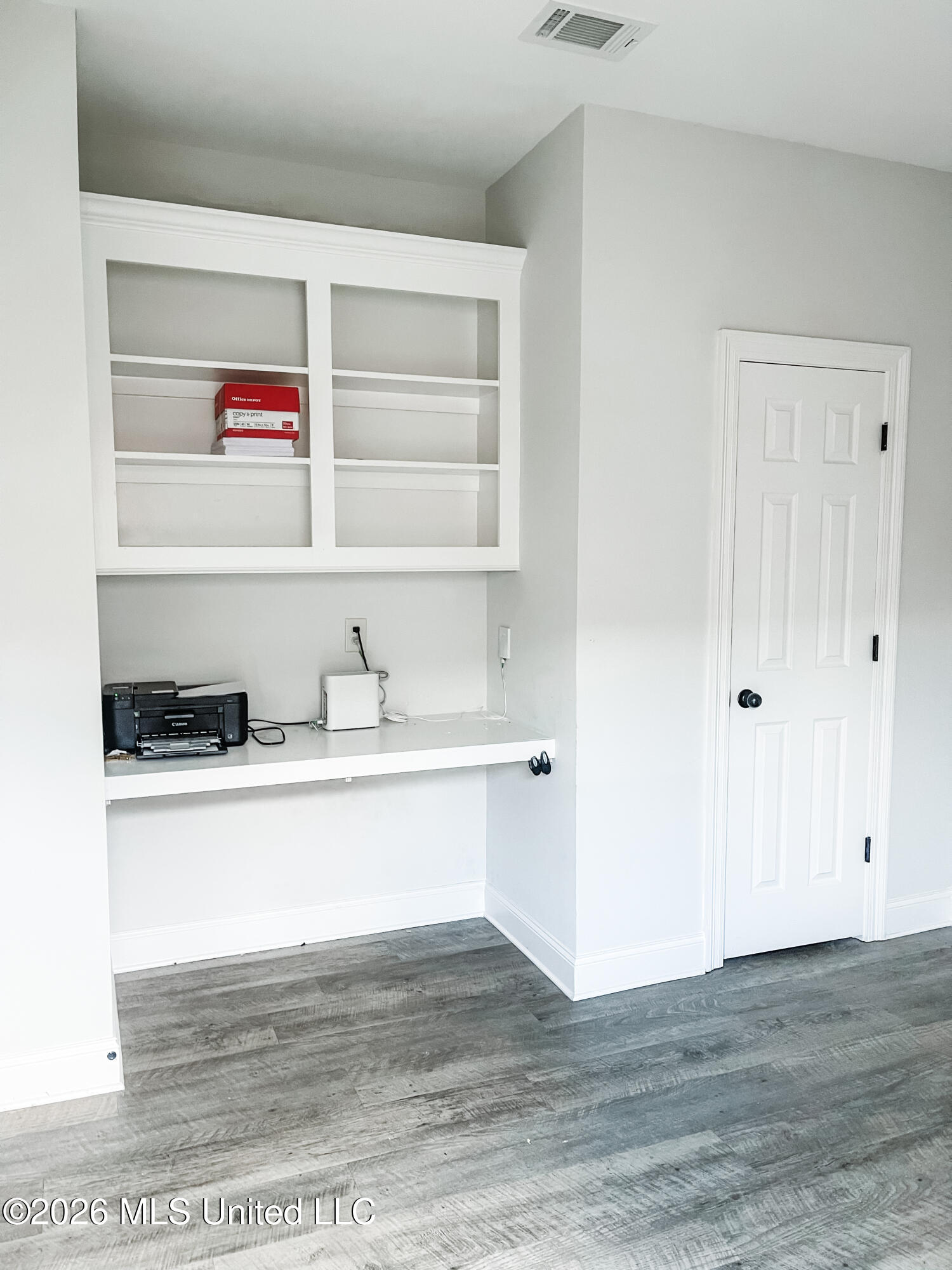 201 Chartleigh Circle Property Photo 27
