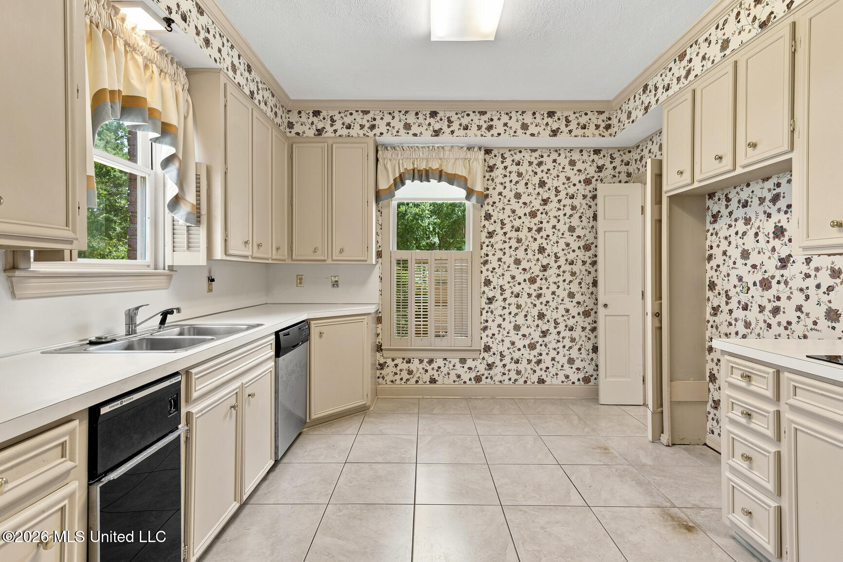 1025 Northpointe Drive Property Photo 10