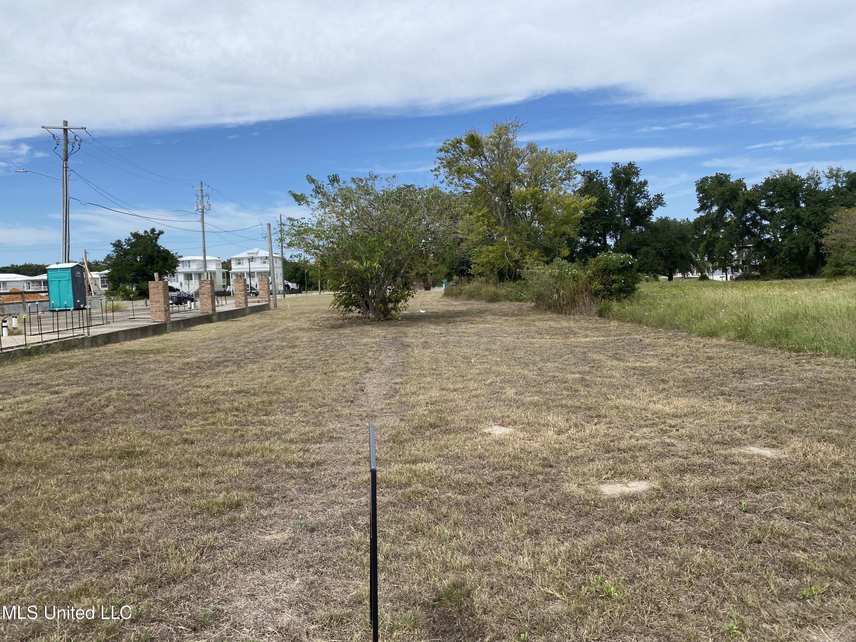 107 E Scenic Drive Property Photo 2