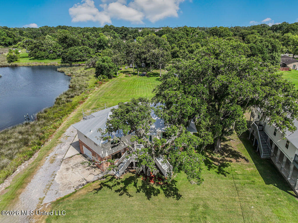 4920 River Road Property Photo 3