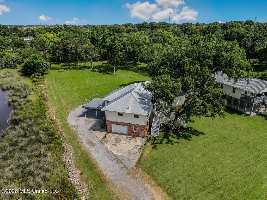 4920 River Road Property Photo 5