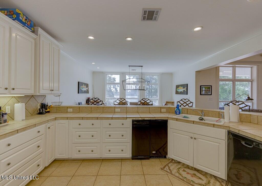 164 Fox Run Road Property Photo 8