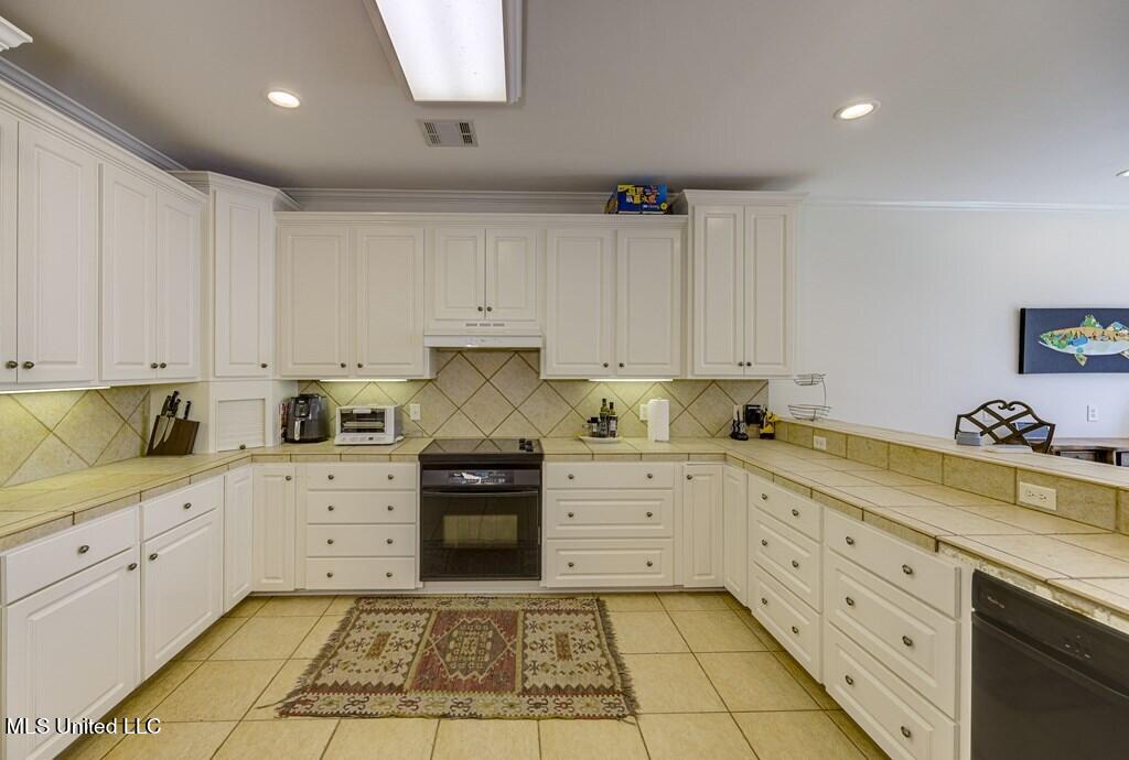 164 Fox Run Road Property Photo 9