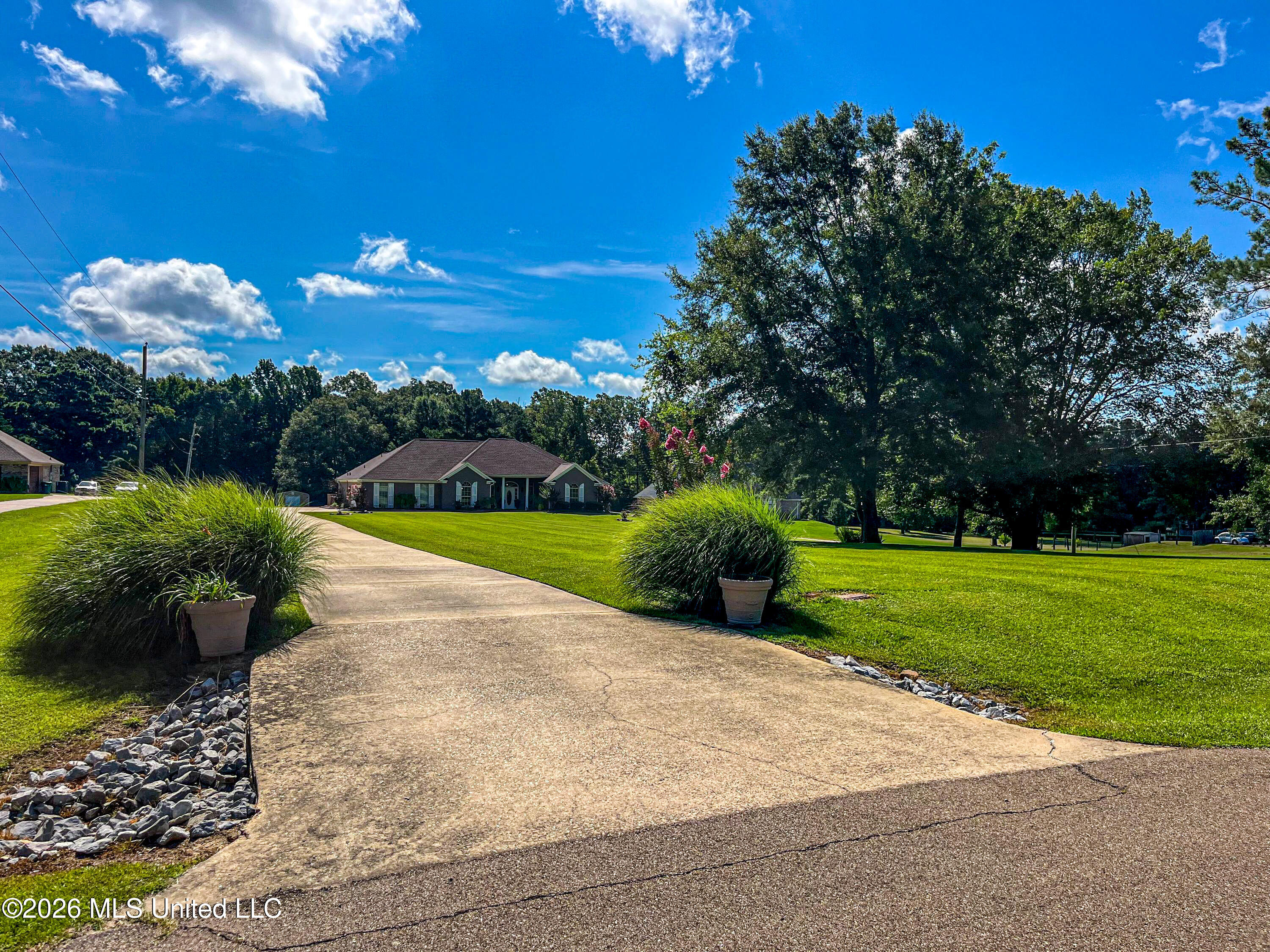 1930 Suzanna Drive Property Photo 12