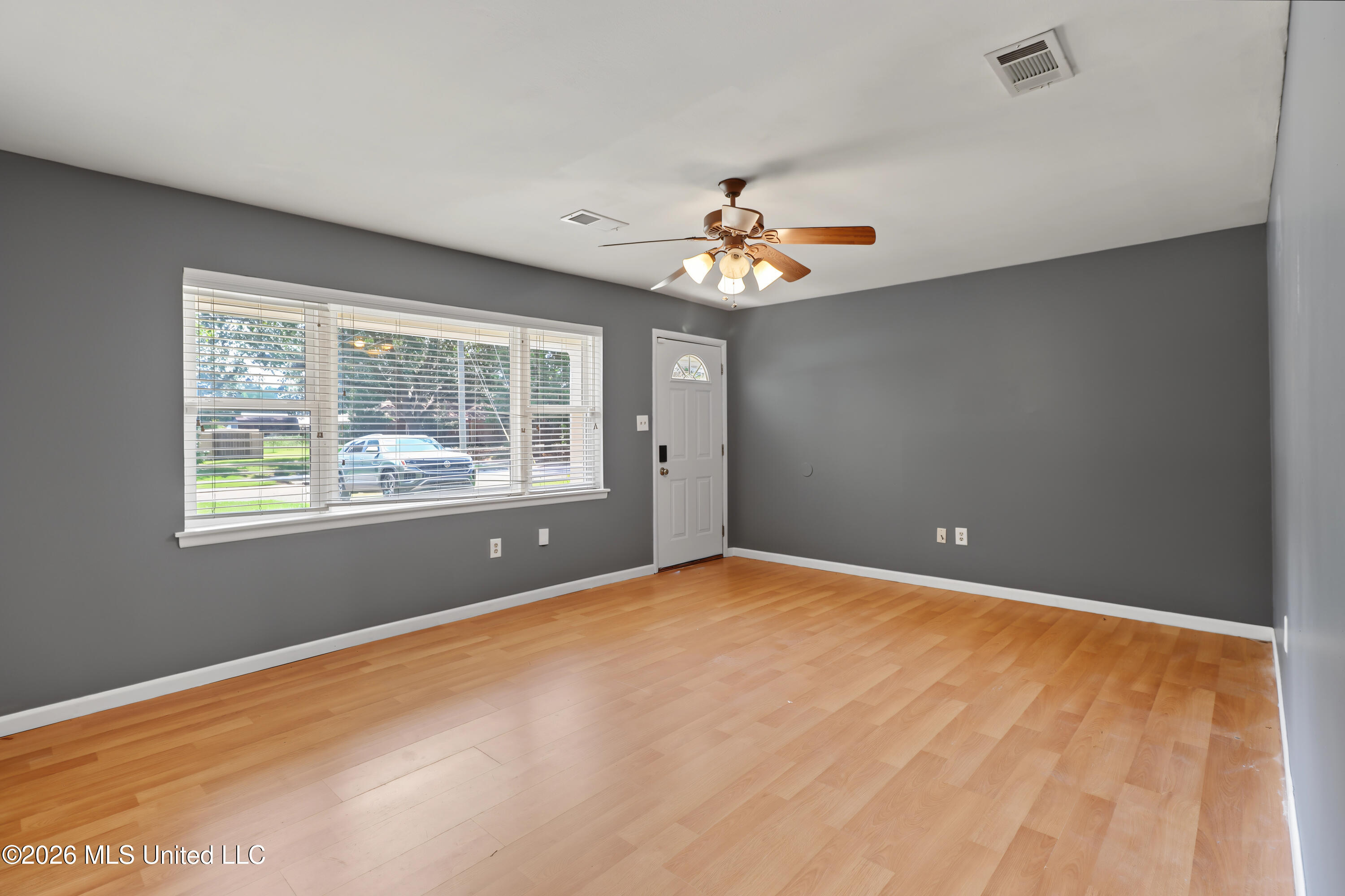 2517 Ridgewood Road Property Photo 3