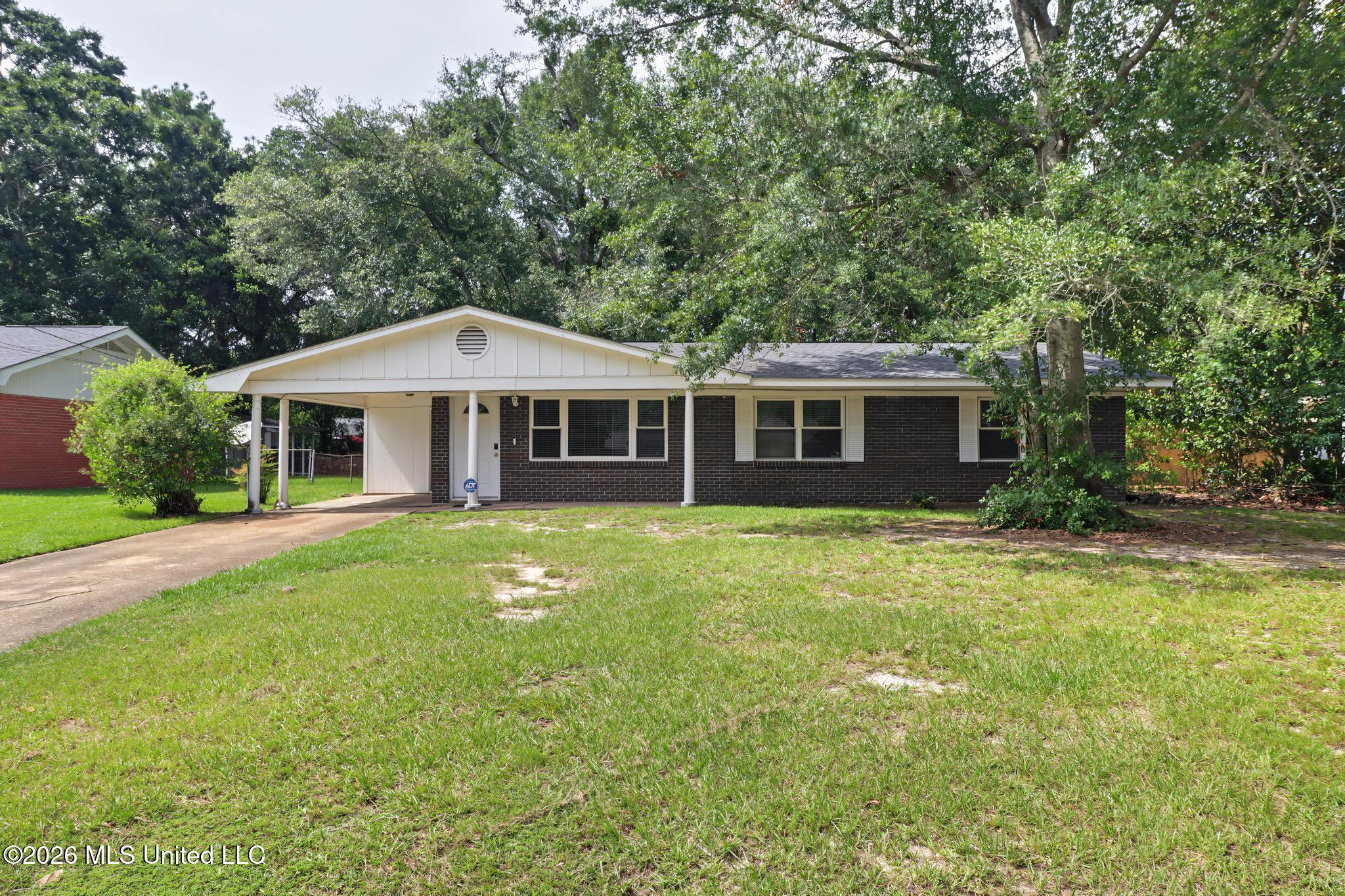 2517 Ridgewood Road Property Photo 4