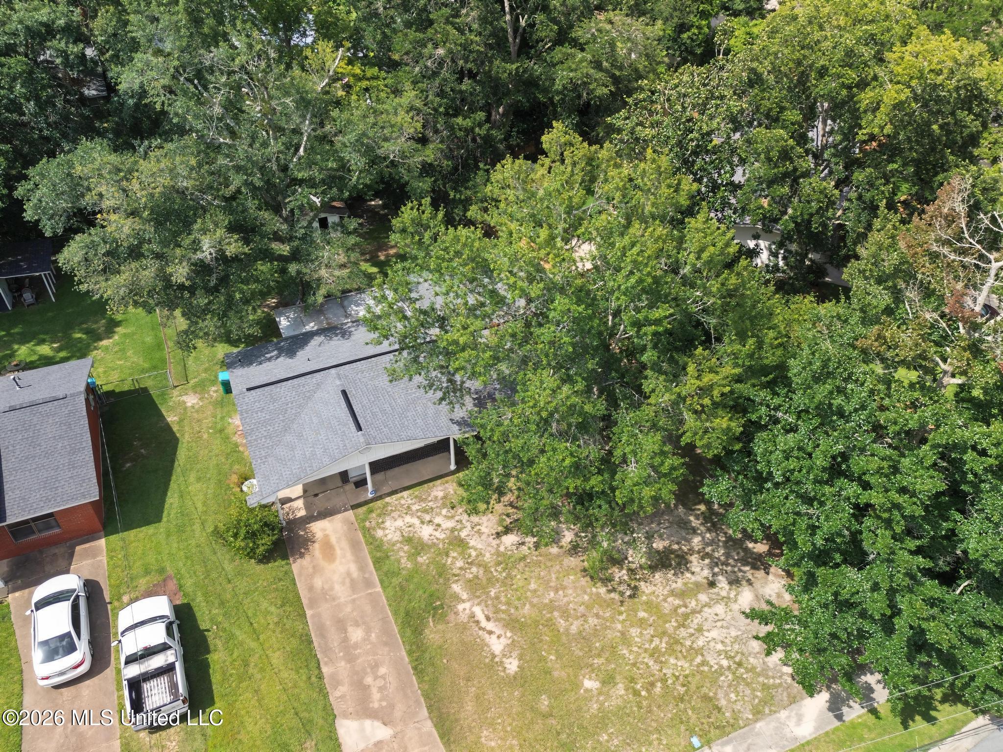 2517 Ridgewood Road Property Photo 5