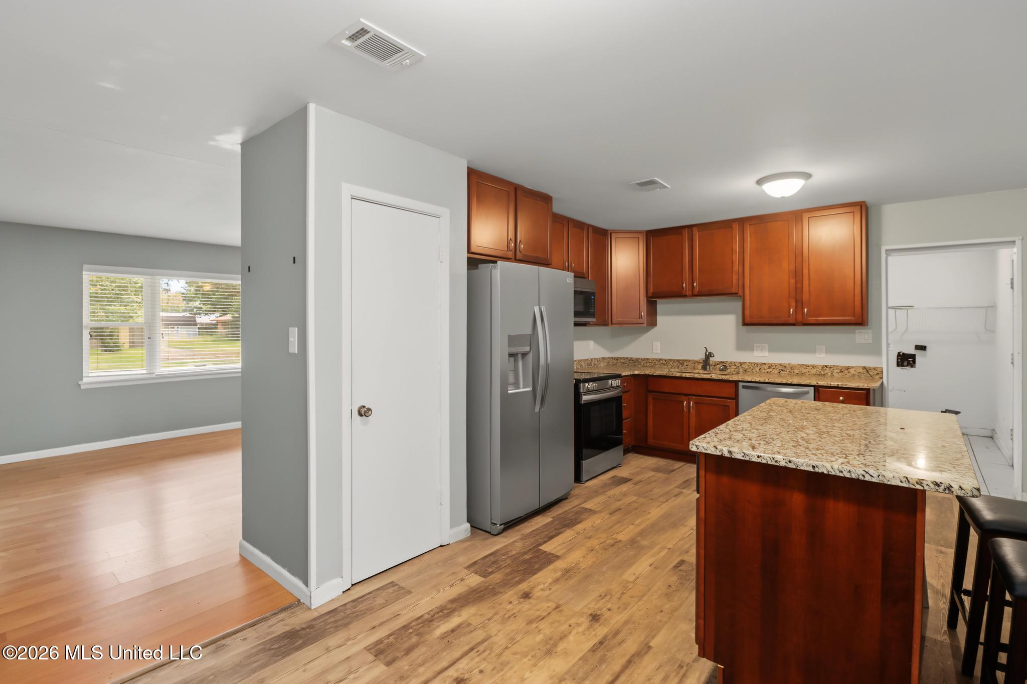 2517 Ridgewood Road Property Photo 8