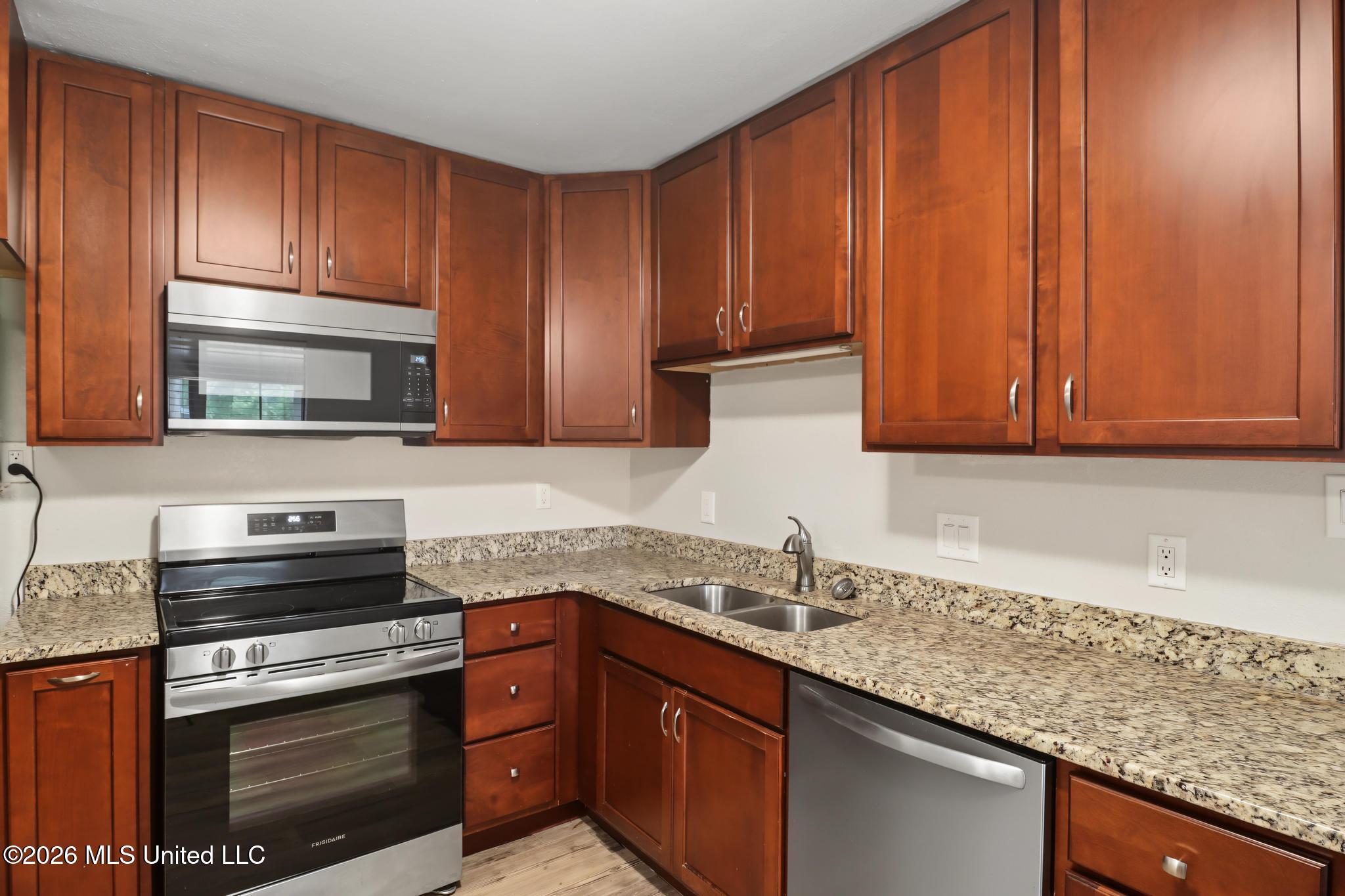 2517 Ridgewood Road Property Photo 10