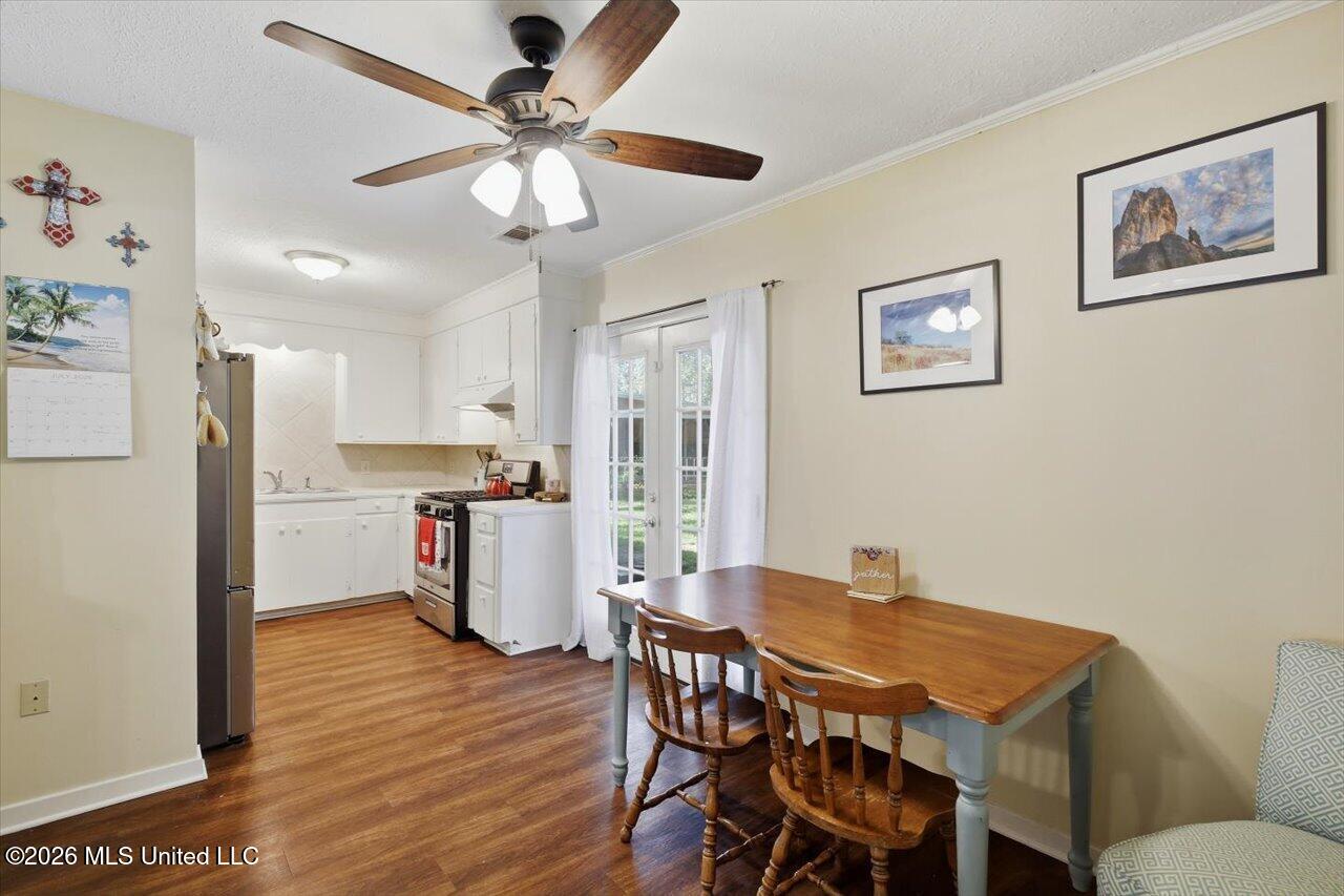 4335 Autry Street Property Photo 12