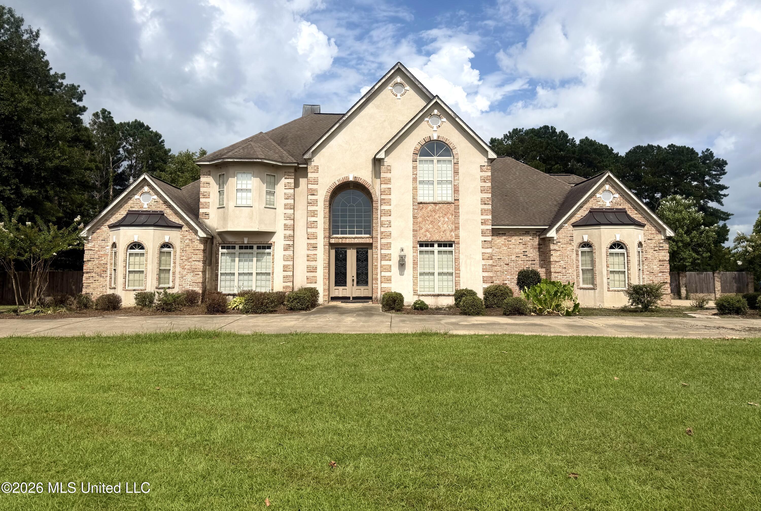 979 Auburn Drive Property Photo 1