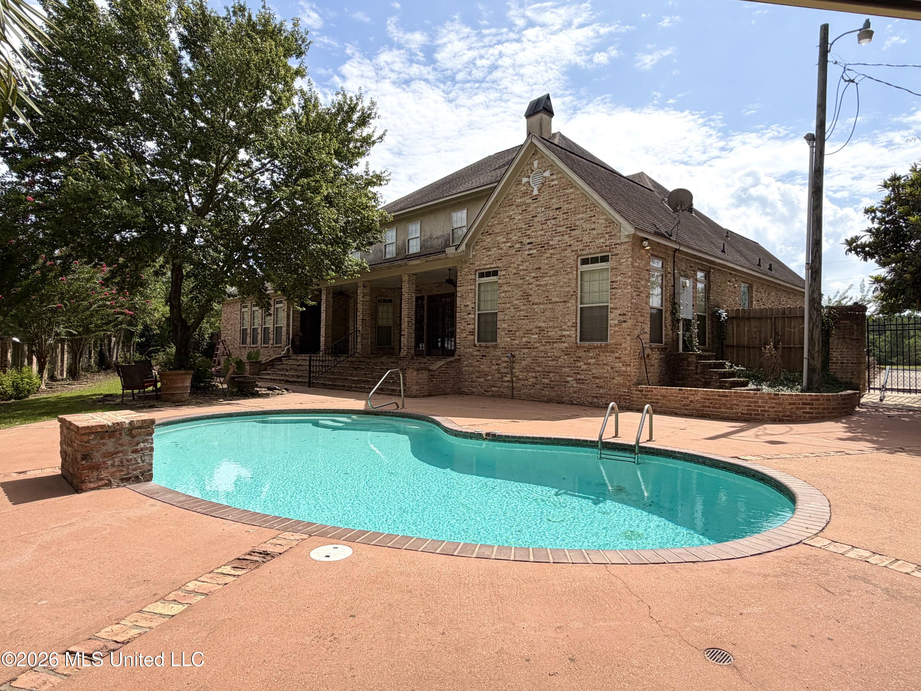 979 Auburn Drive Property Photo 6