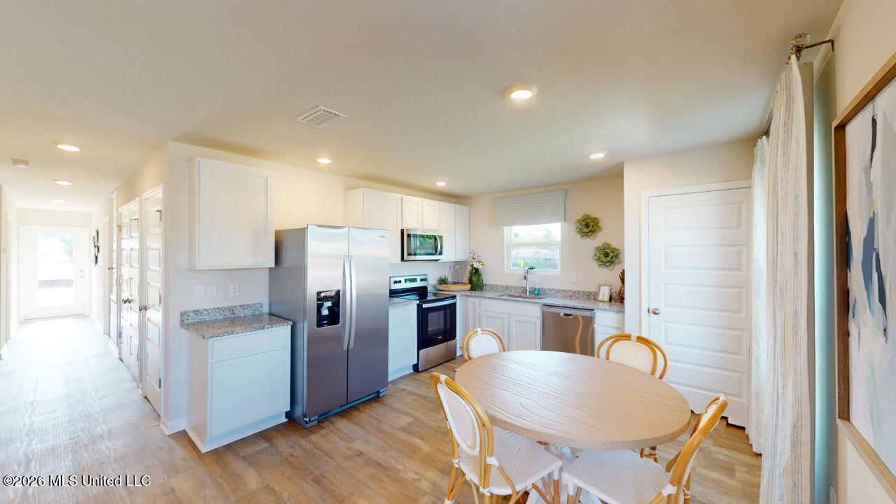 15368 7th Street Property Photo 8