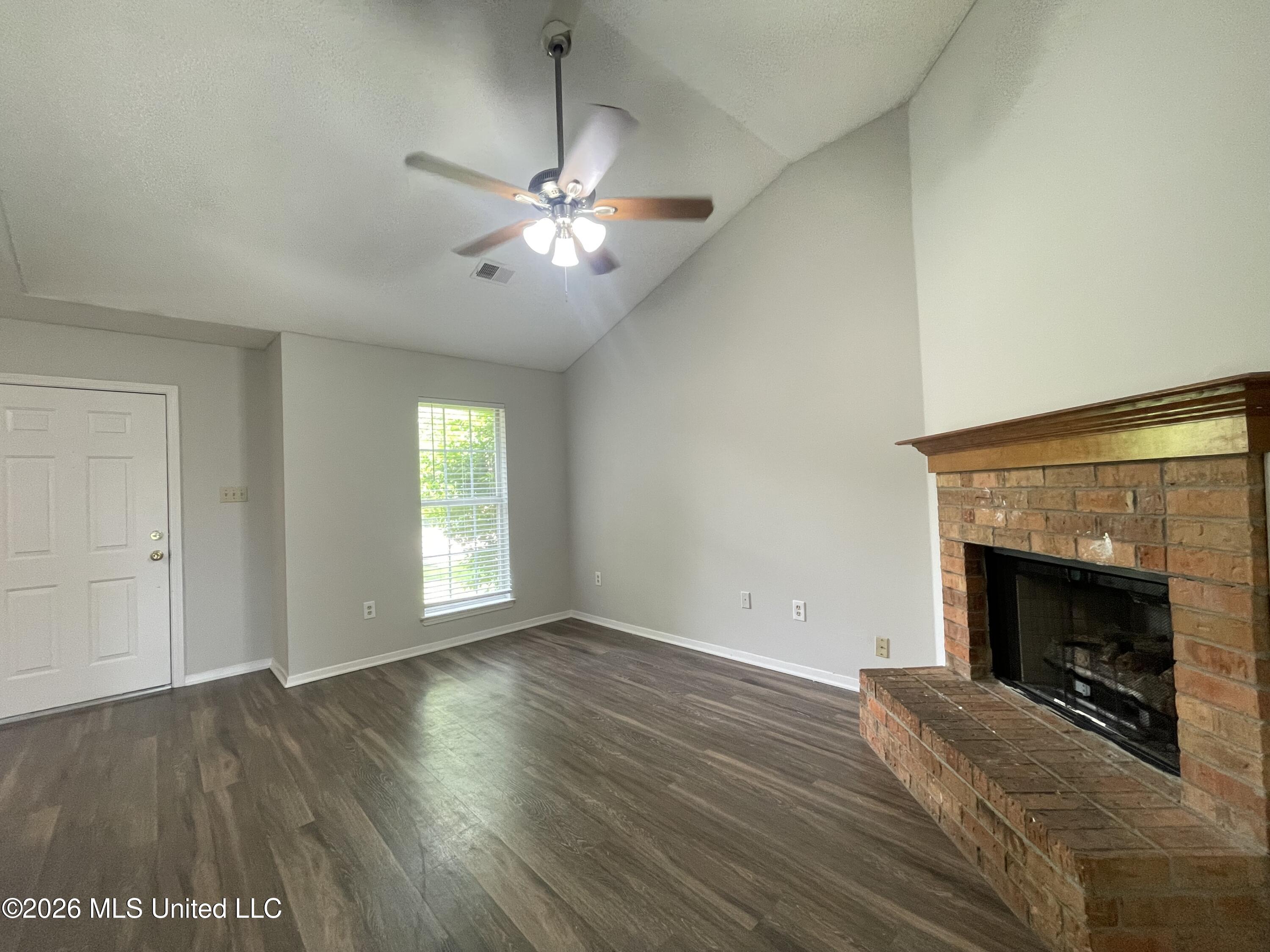 1077 Mcgowan Drive Property Photo 2