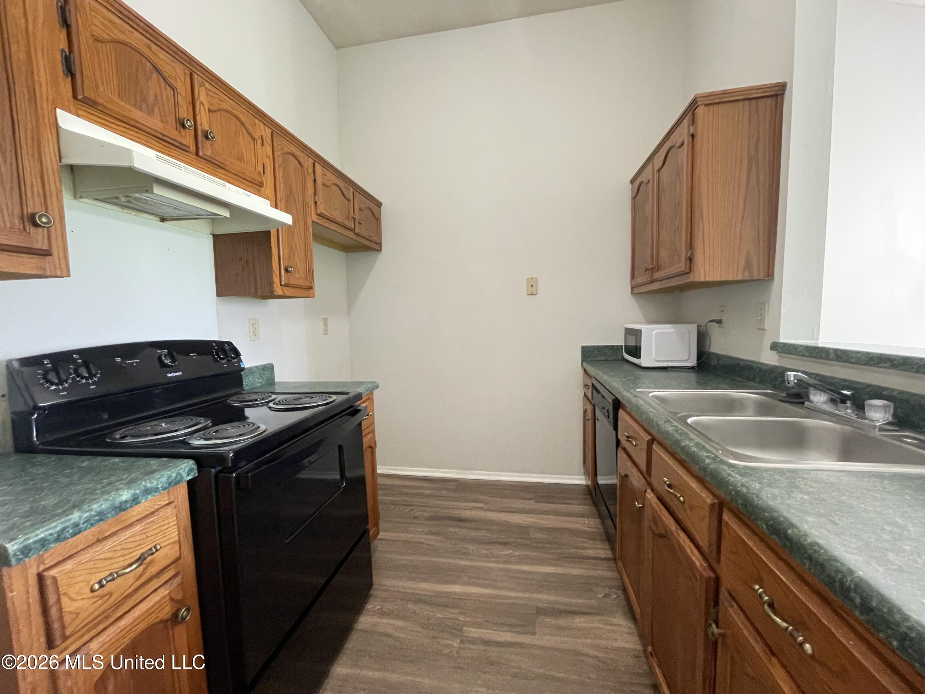 1077 Mcgowan Drive Property Photo 3
