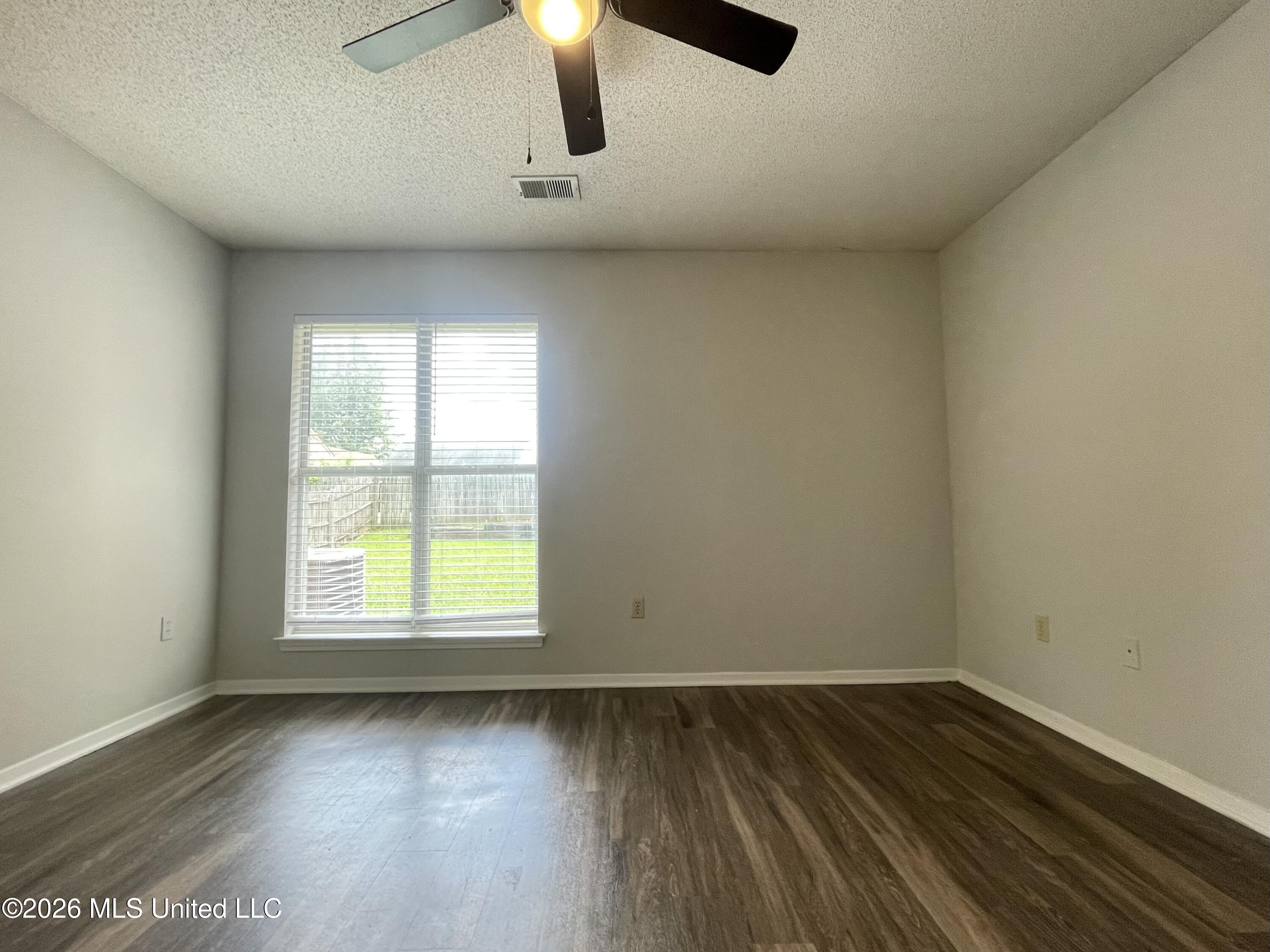 1077 Mcgowan Drive Property Photo 5