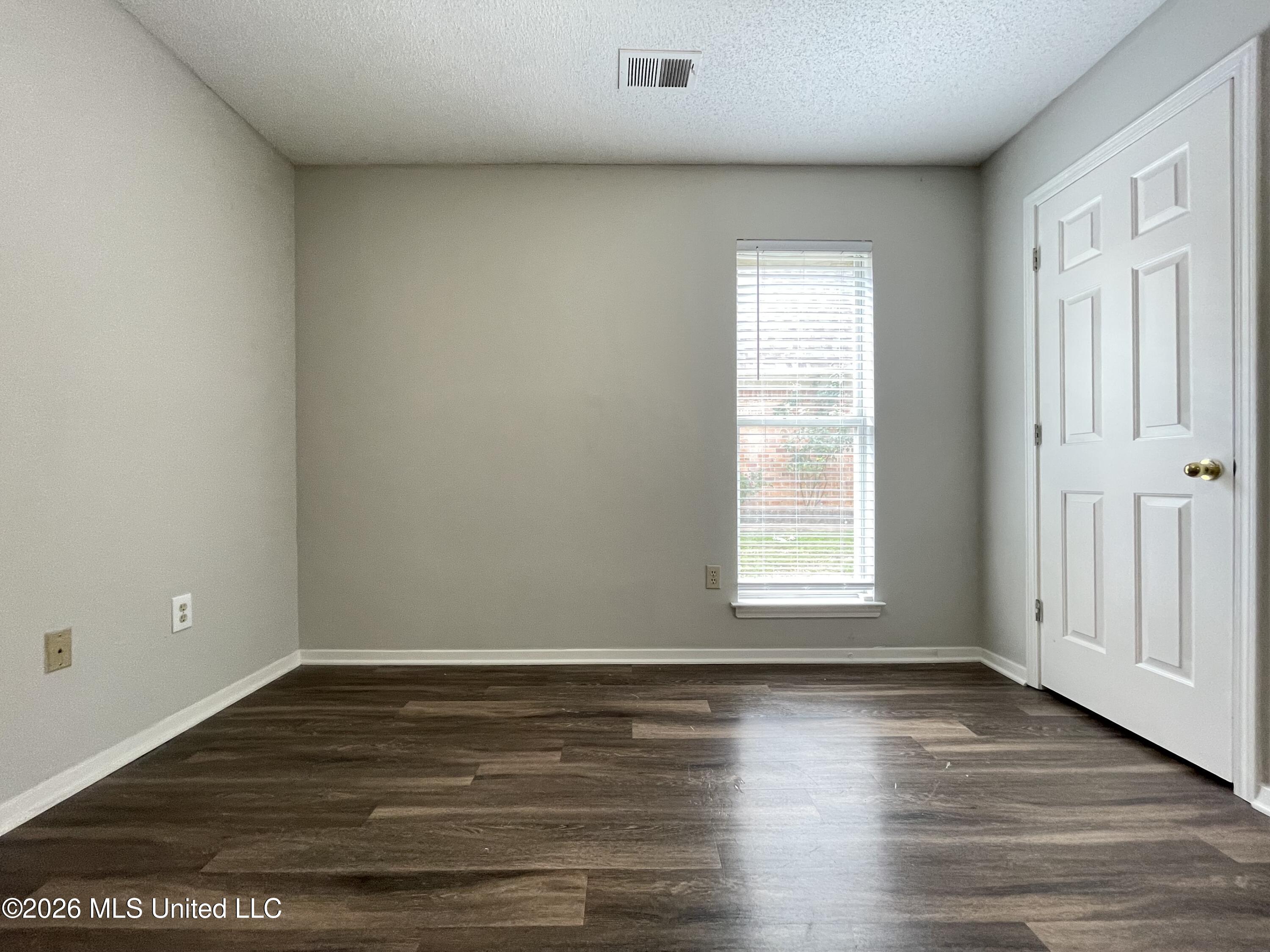 1077 Mcgowan Drive Property Photo 7
