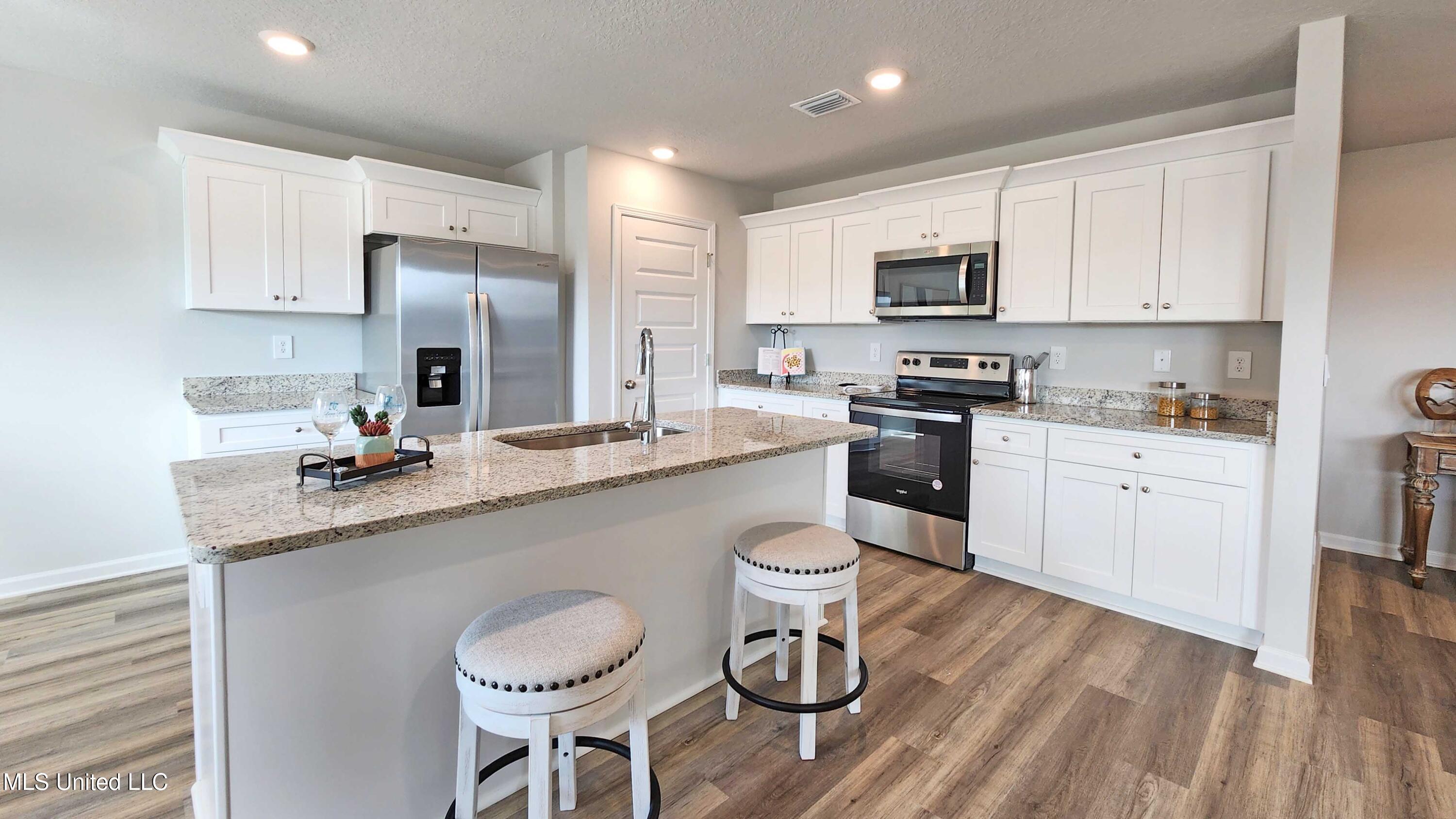 9356 Reserve Boulevard Property Photo 6