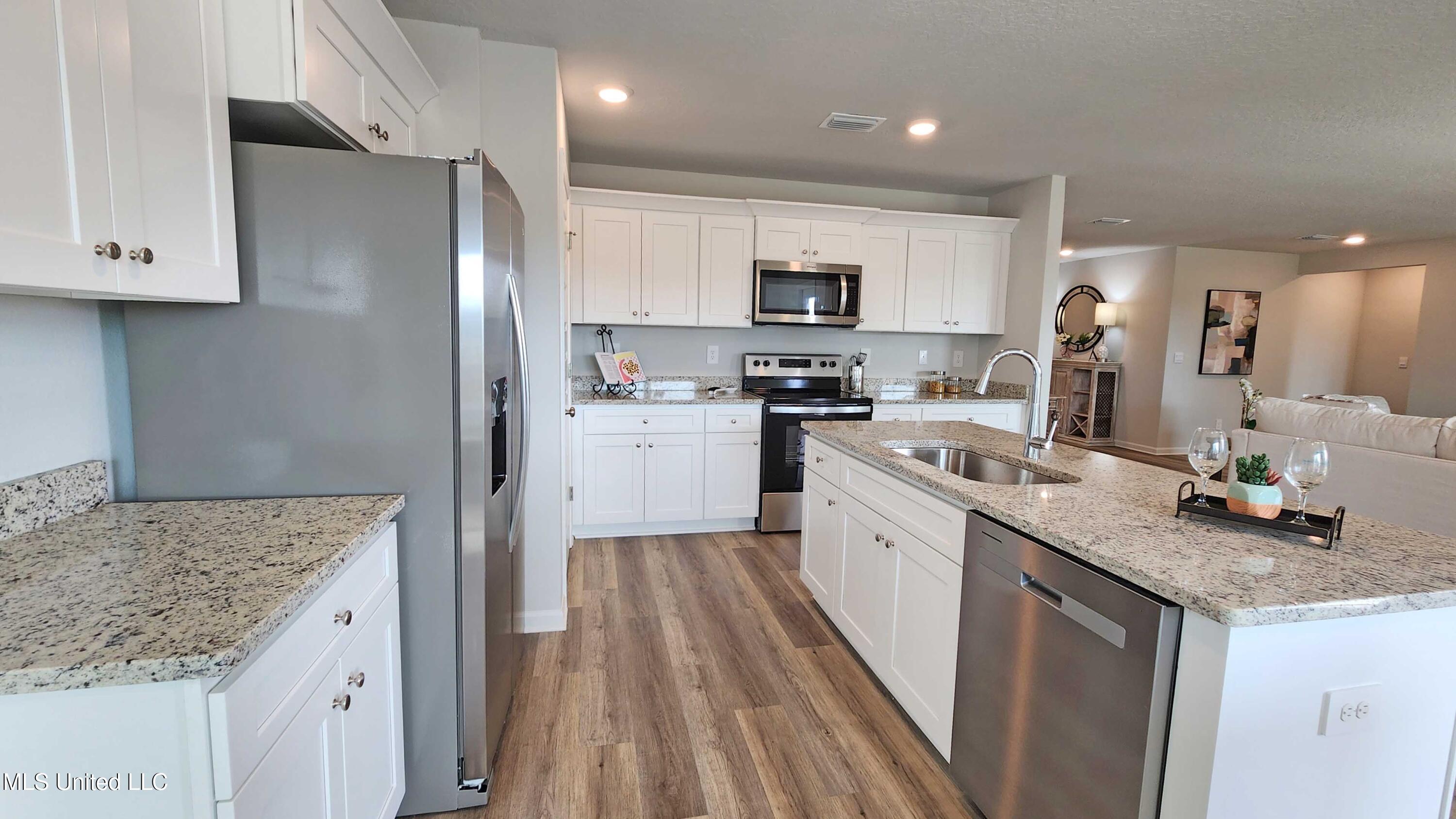 9356 Reserve Boulevard Property Photo 8