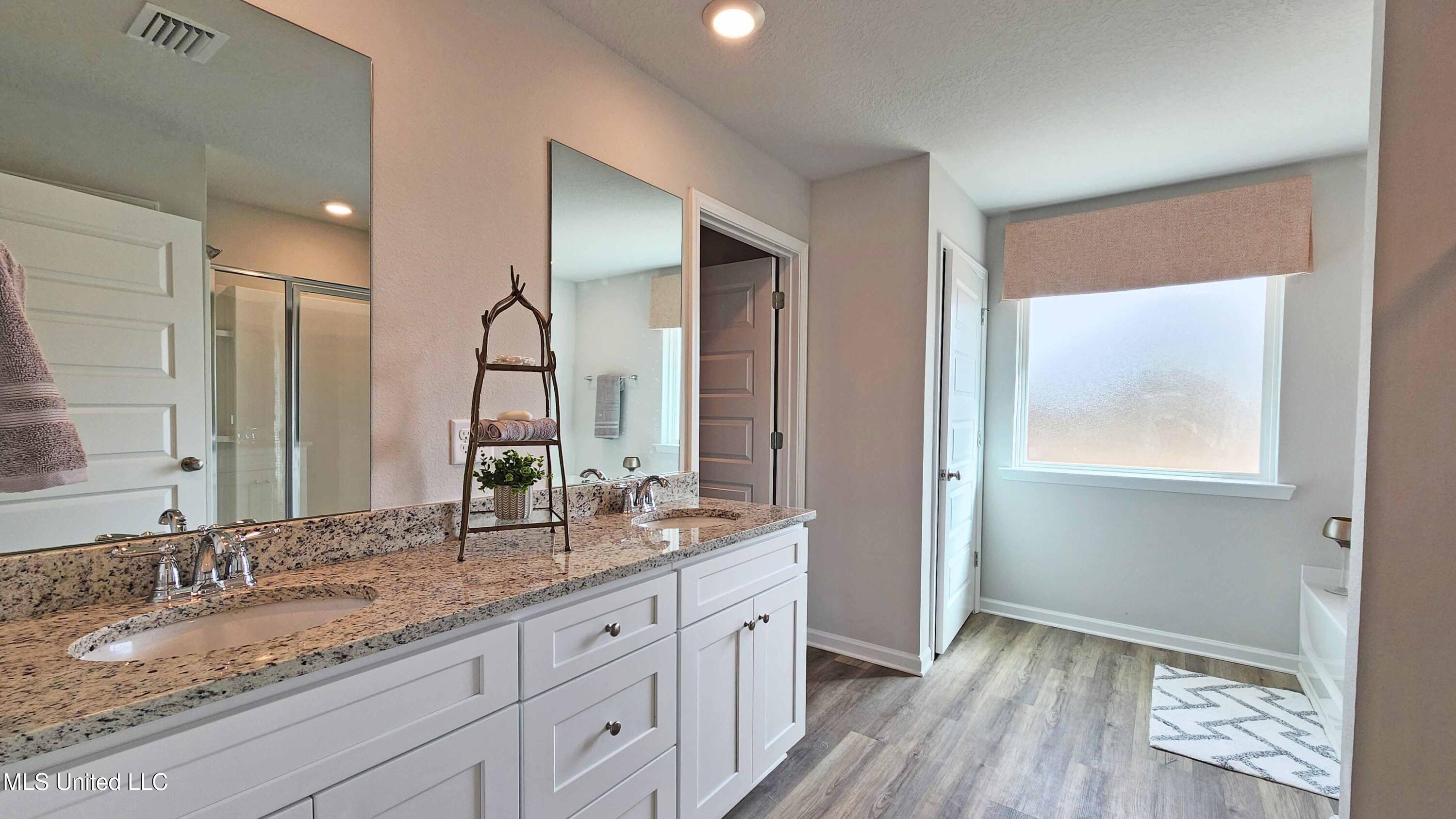 9356 Reserve Boulevard Property Photo 15
