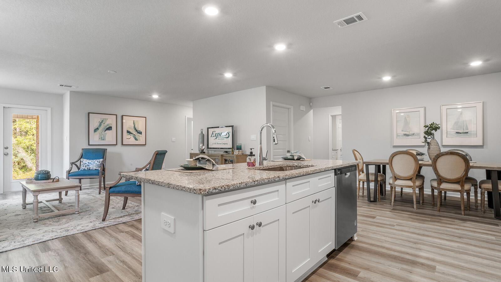 9352 Reserve Boulevard Property Photo 15
