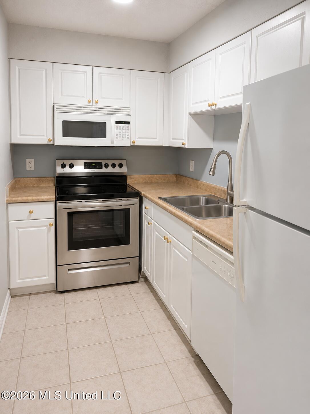 245 Mc Donnell Avenue Property Photo 9