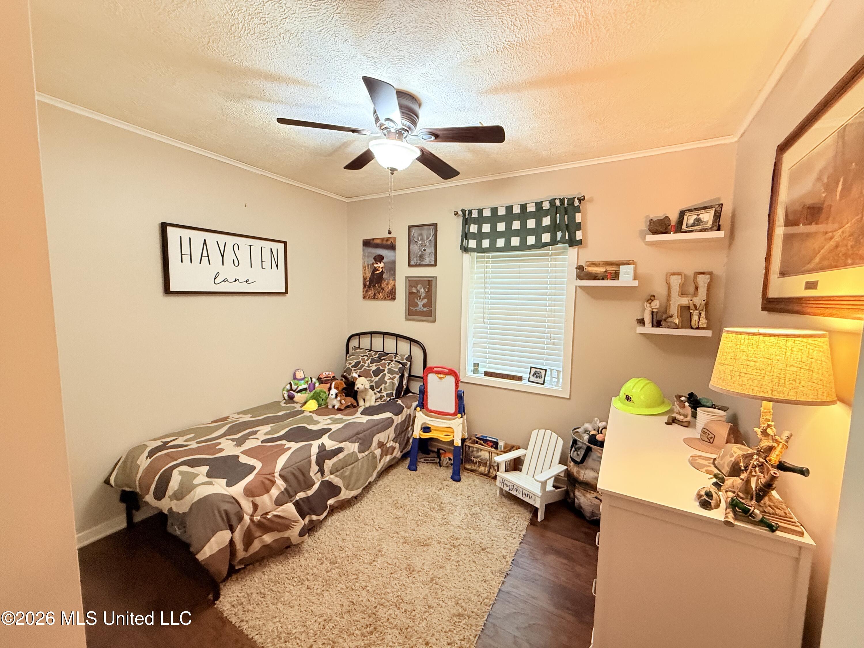 800 White Circle Property Photo 4
