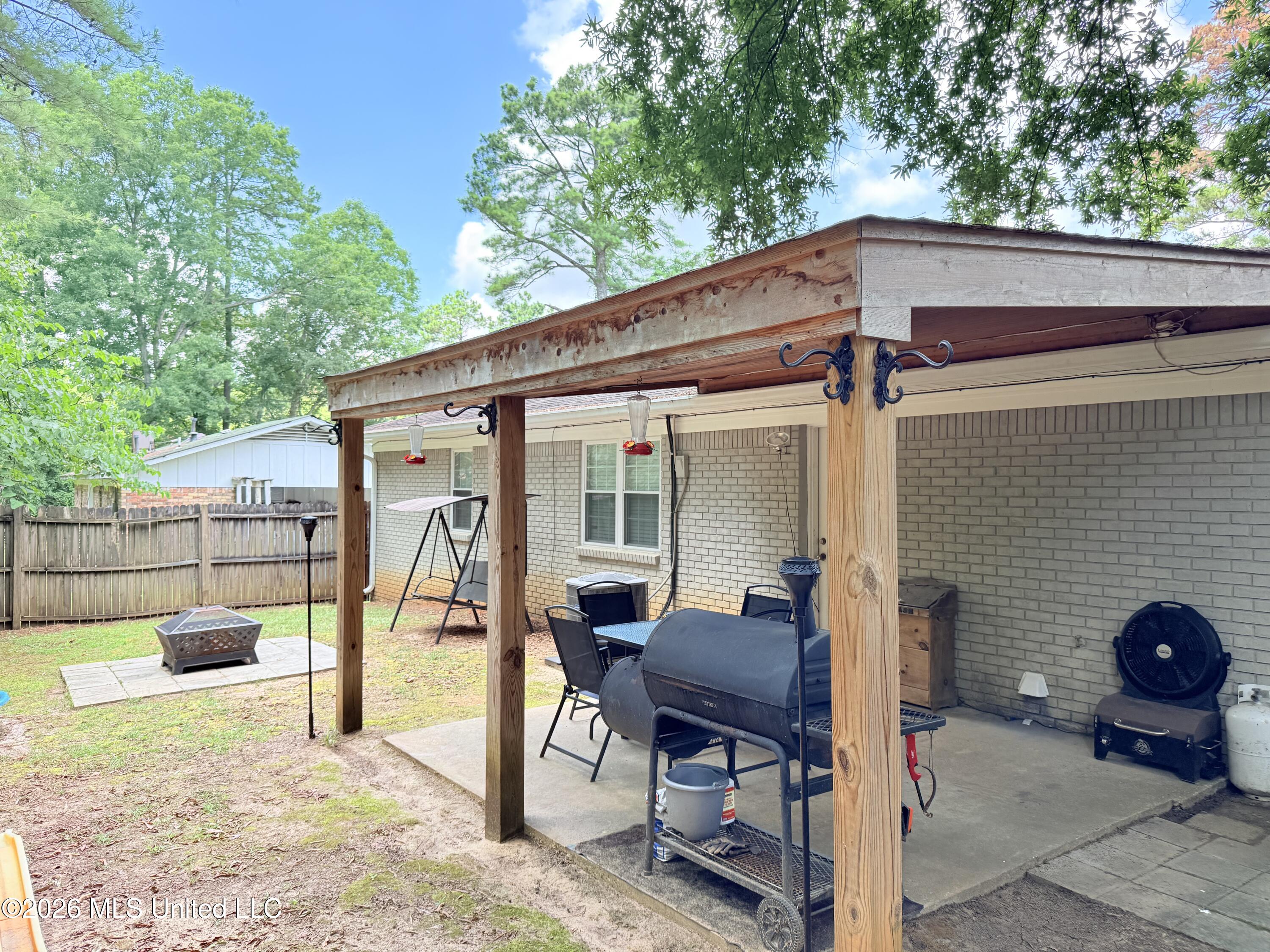 800 White Circle Property Photo 11