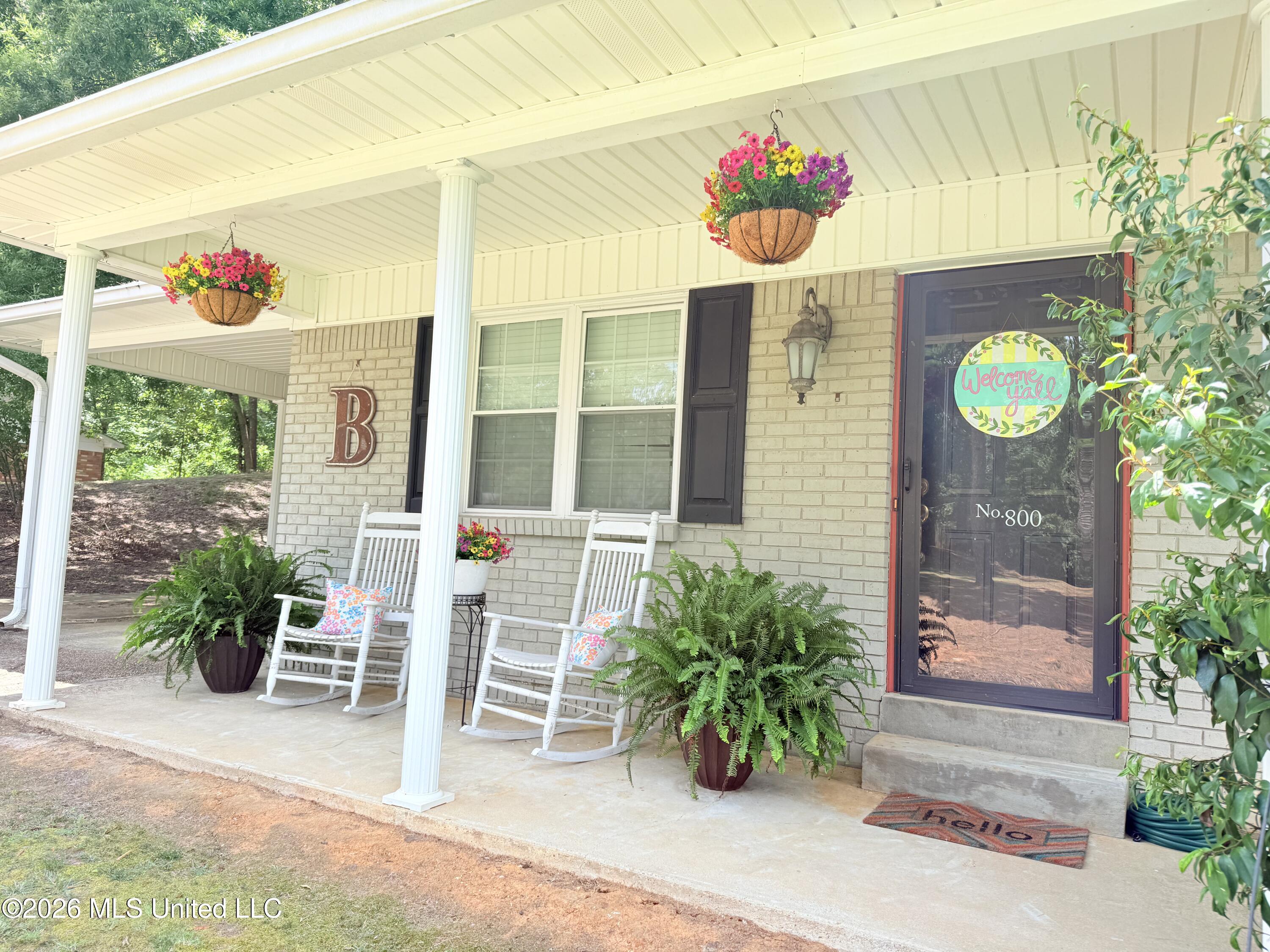 800 White Circle Property Photo 13
