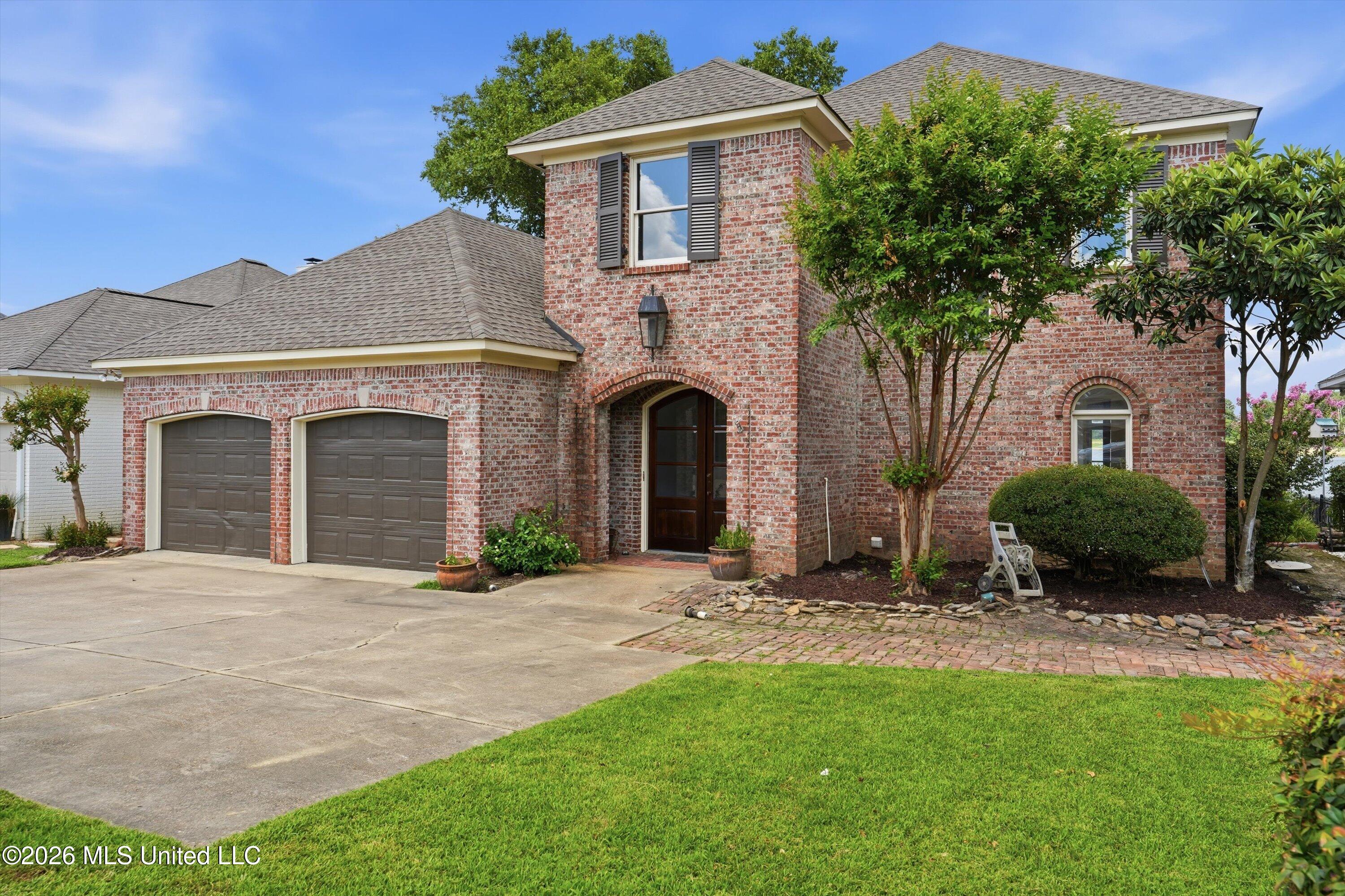 110 Bridge Water Drive Property Photo 2