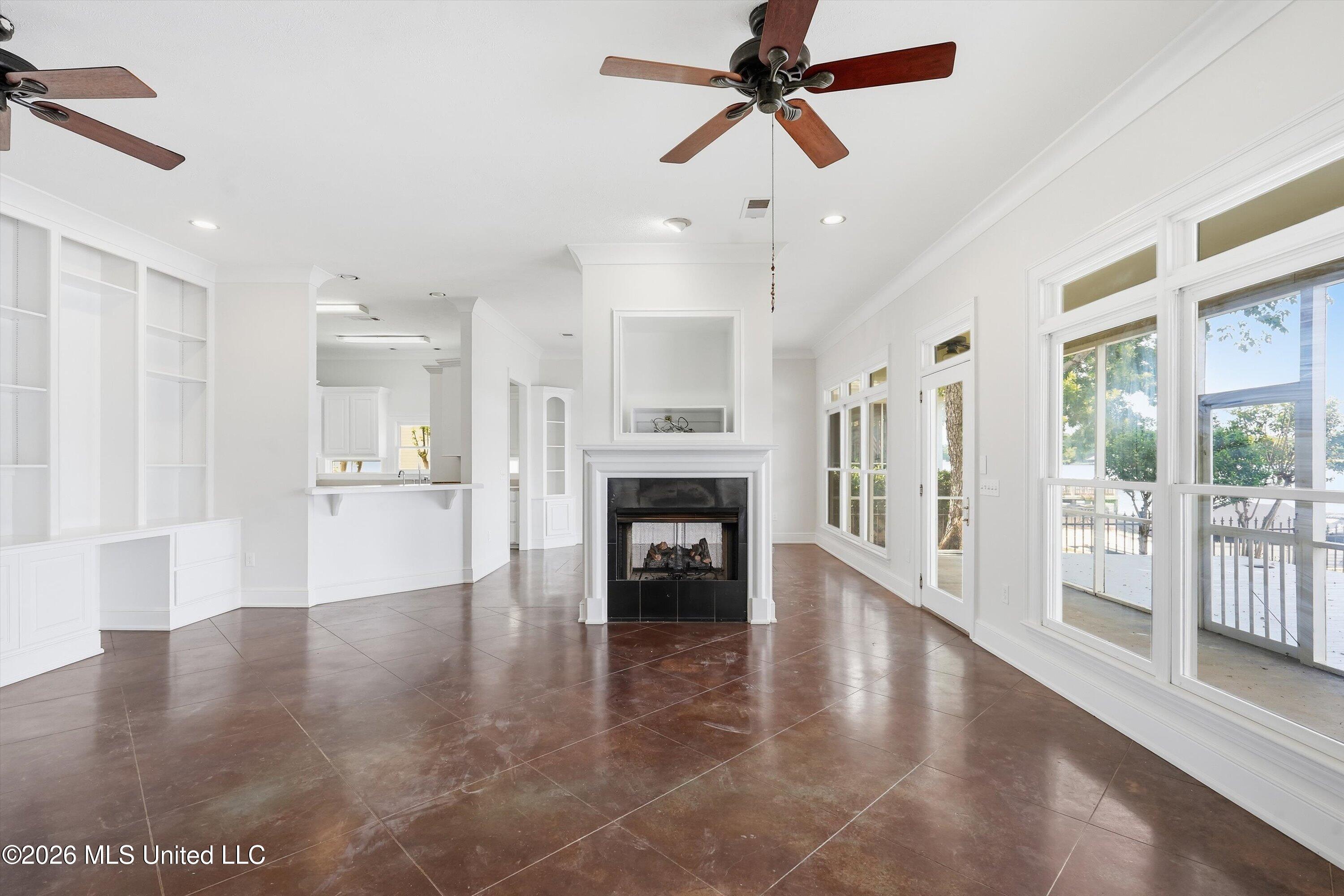 110 Bridge Water Drive Property Photo 12