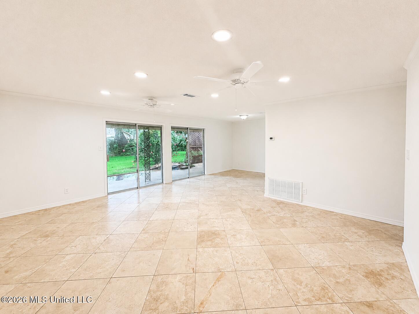 2421 Regency Drive Property Photo 7