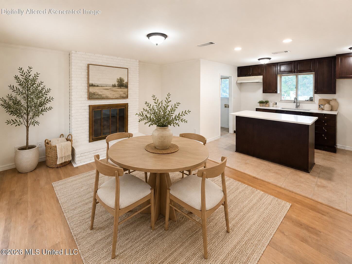 2421 Regency Drive Property Photo 8