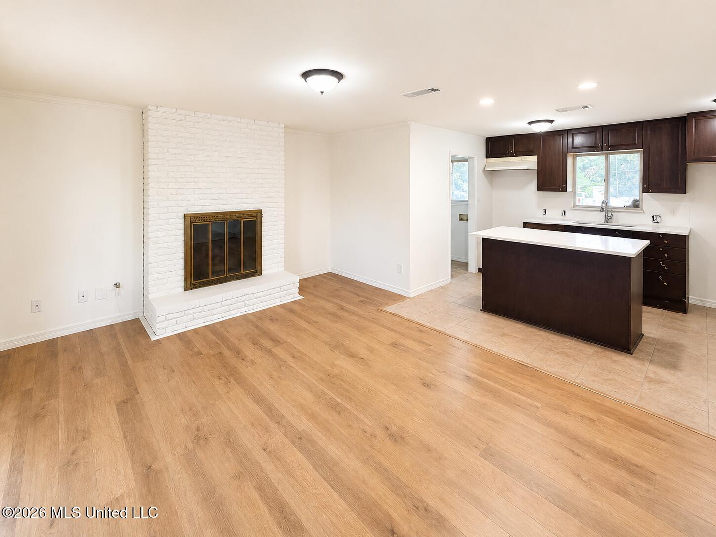2421 Regency Drive Property Photo 9