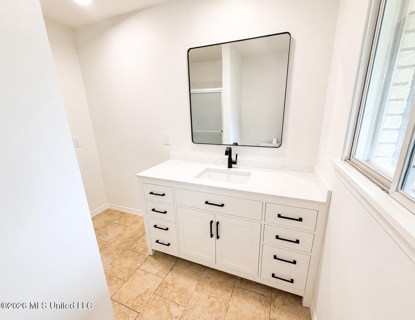 2421 Regency Drive Property Photo 20