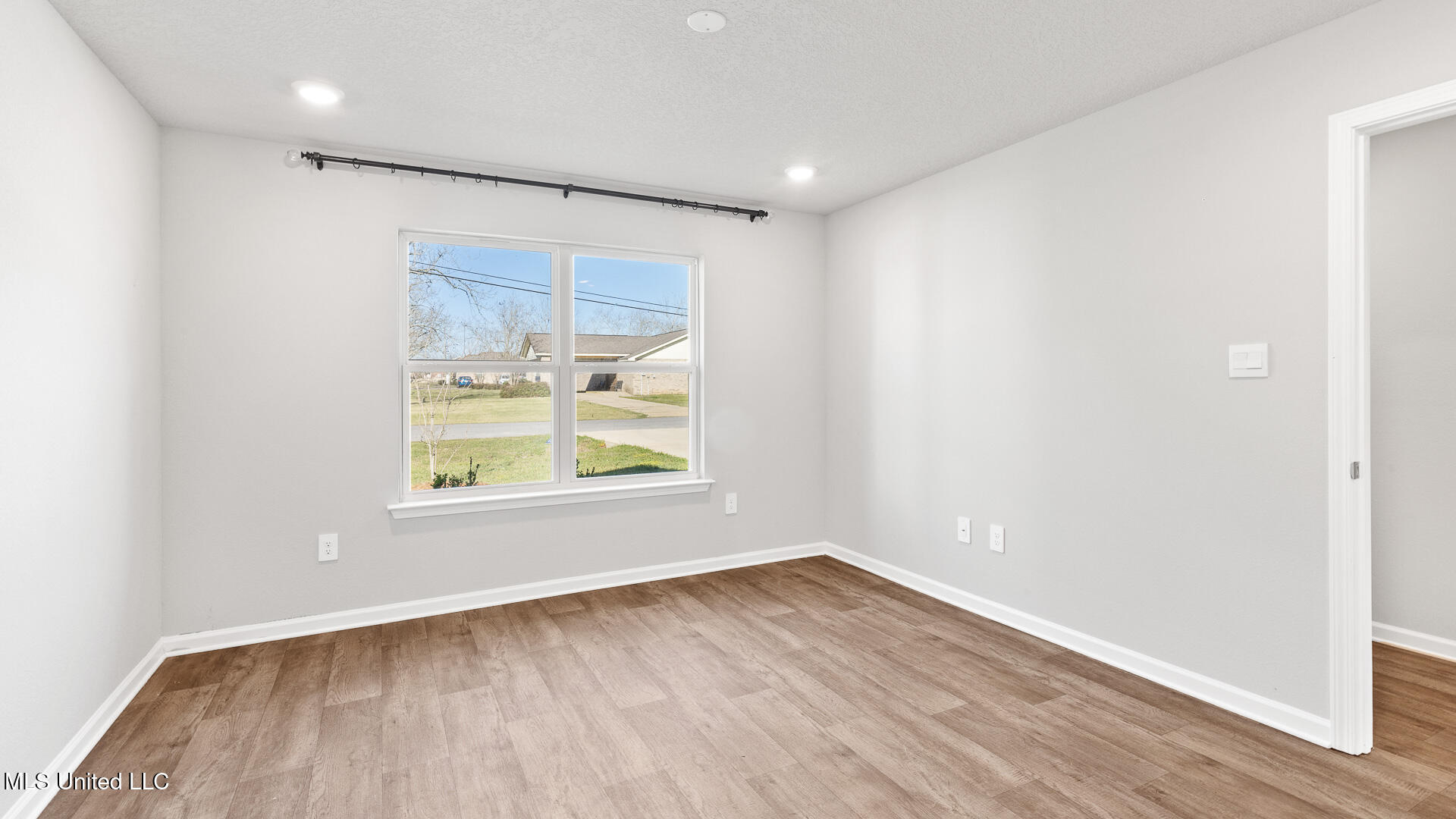 13427 Grove Cove Property Photo 15