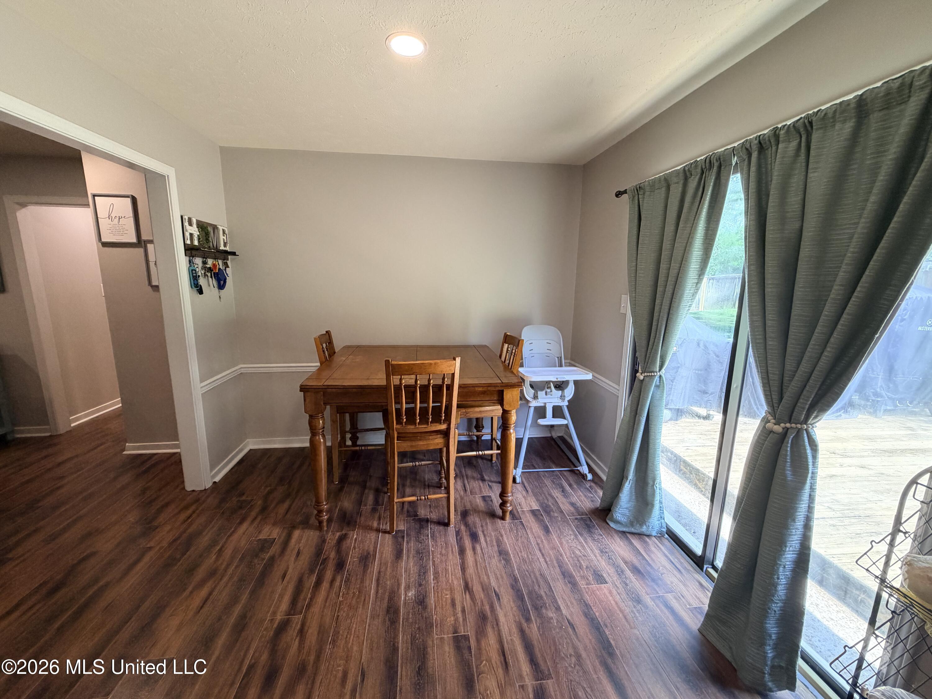 718 Clearmont Drive Property Photo 5