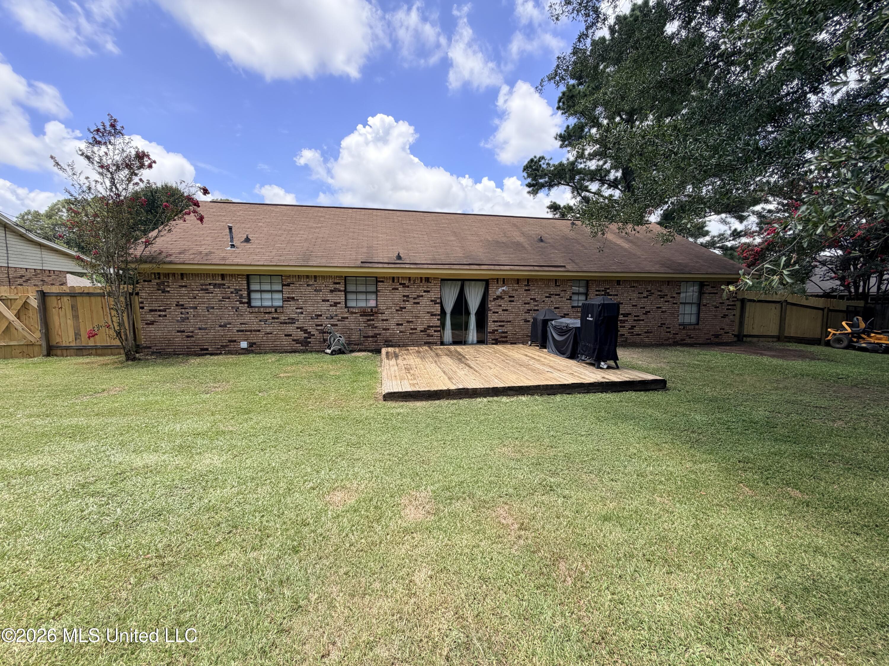 718 Clearmont Drive Property Photo 16