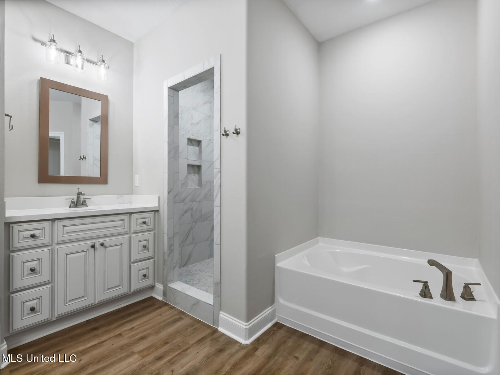 10595 Landon Meadows Drive Property Photo 12
