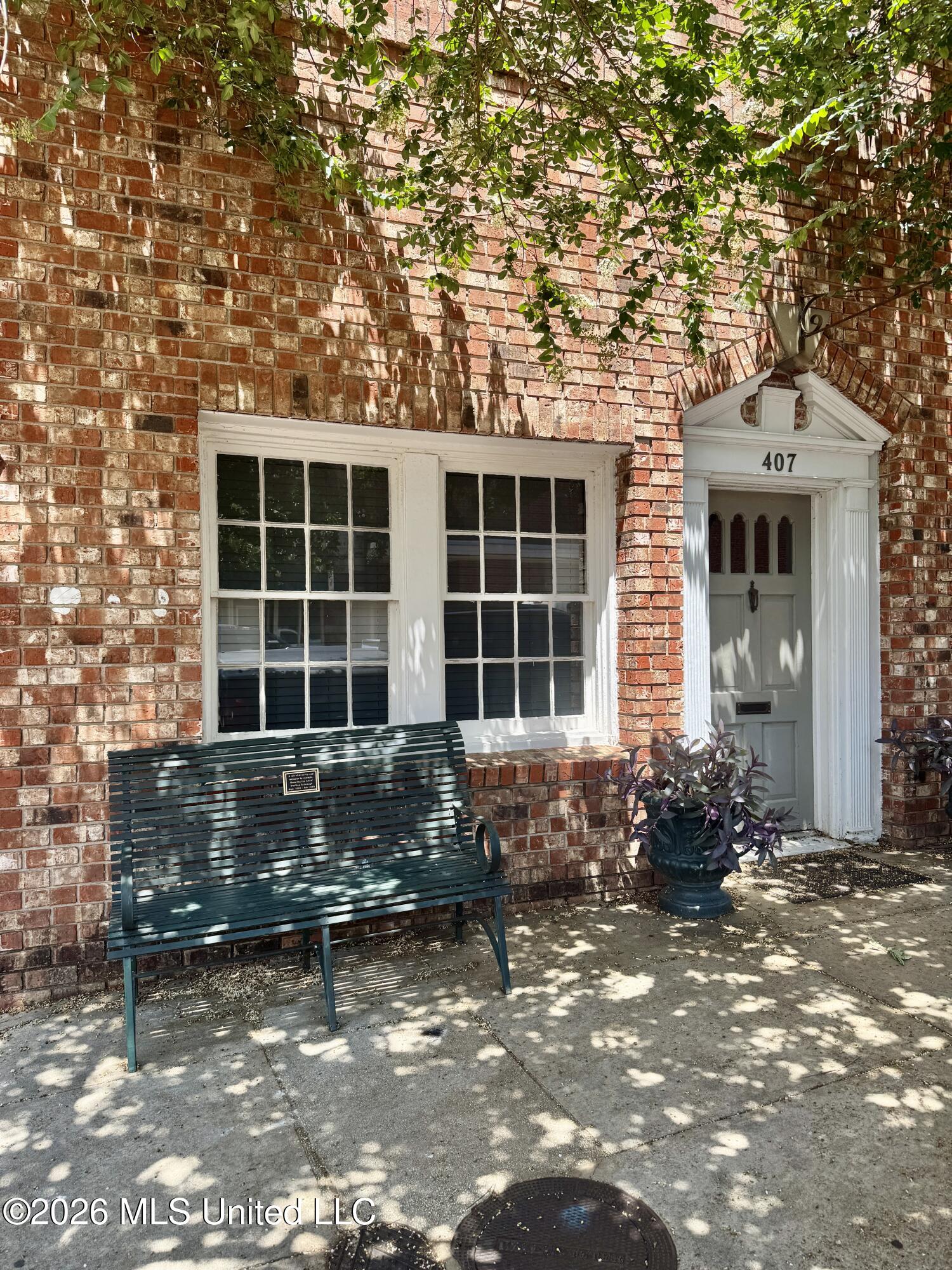 407 Franklin Street Property Photo 2