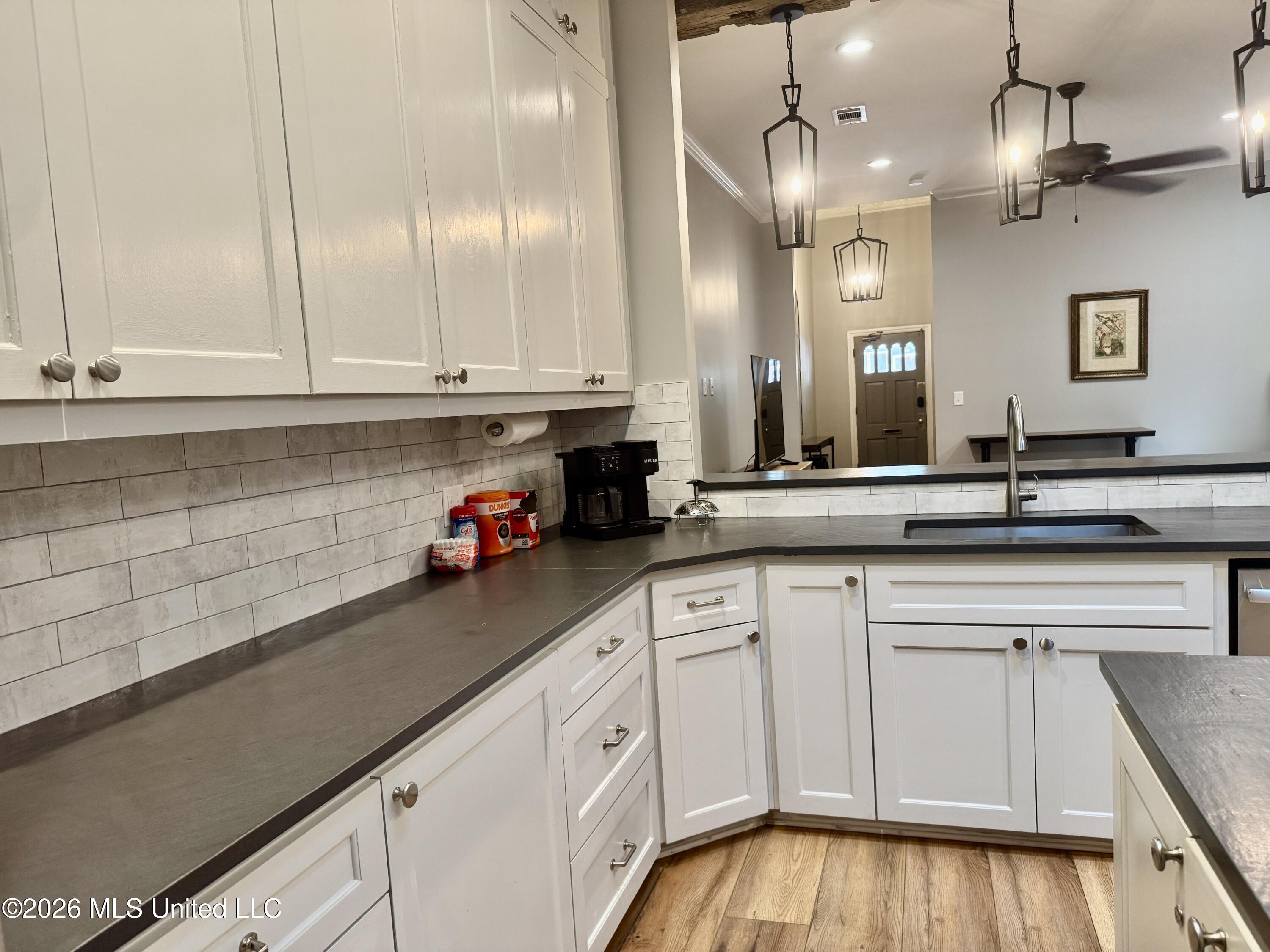 407 Franklin Street Property Photo 18