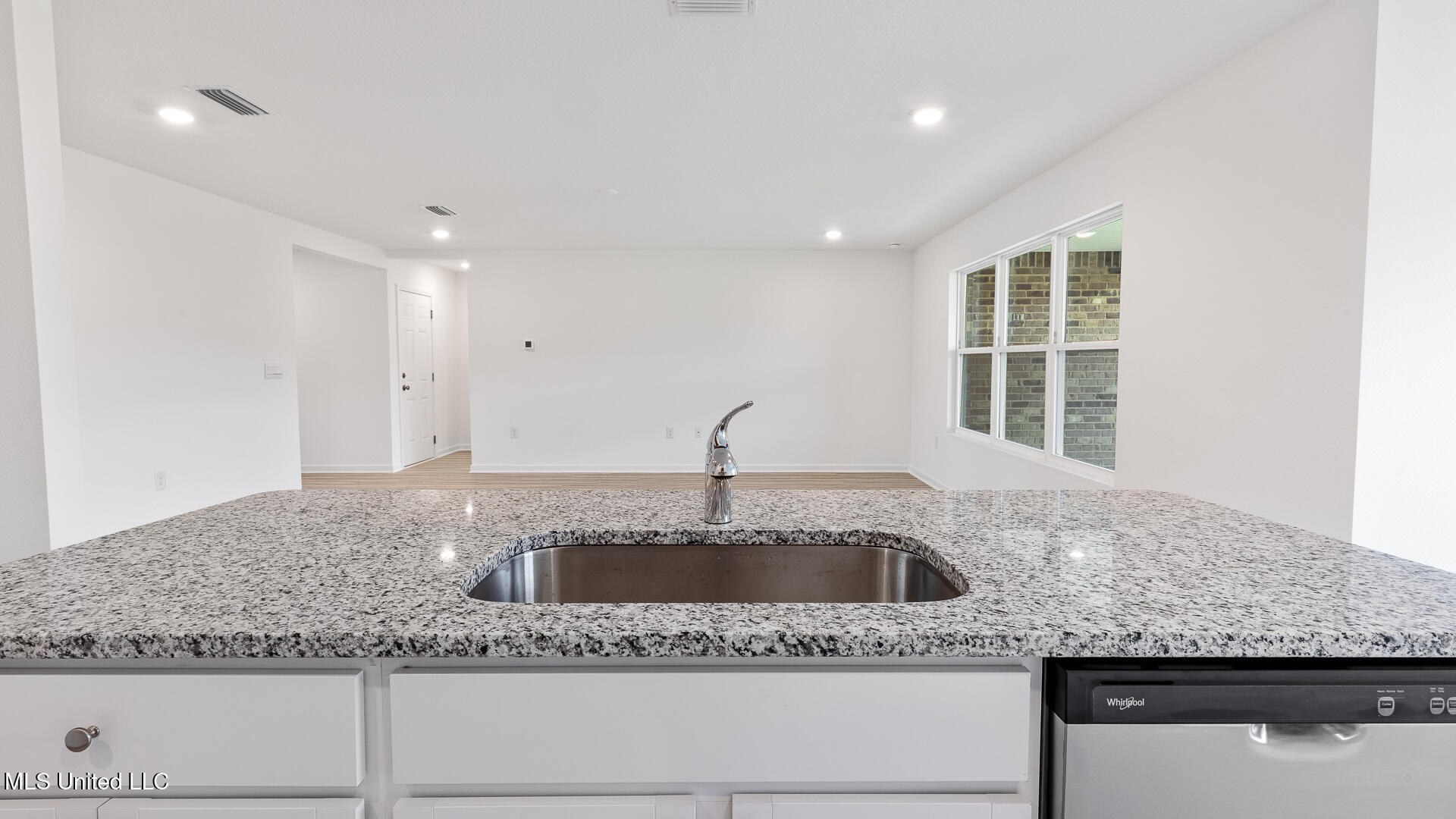 123 Strawberry Drive Property Photo 4