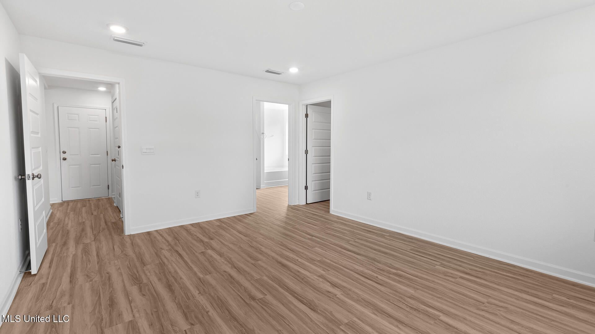 123 Strawberry Drive Property Photo 9